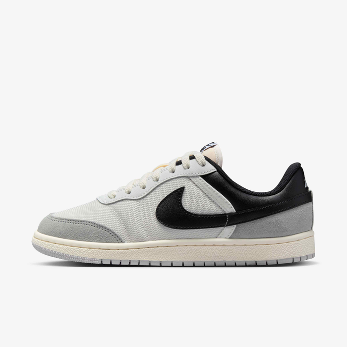 حذاء سنيكر نايك Air Jordan Skyline Low