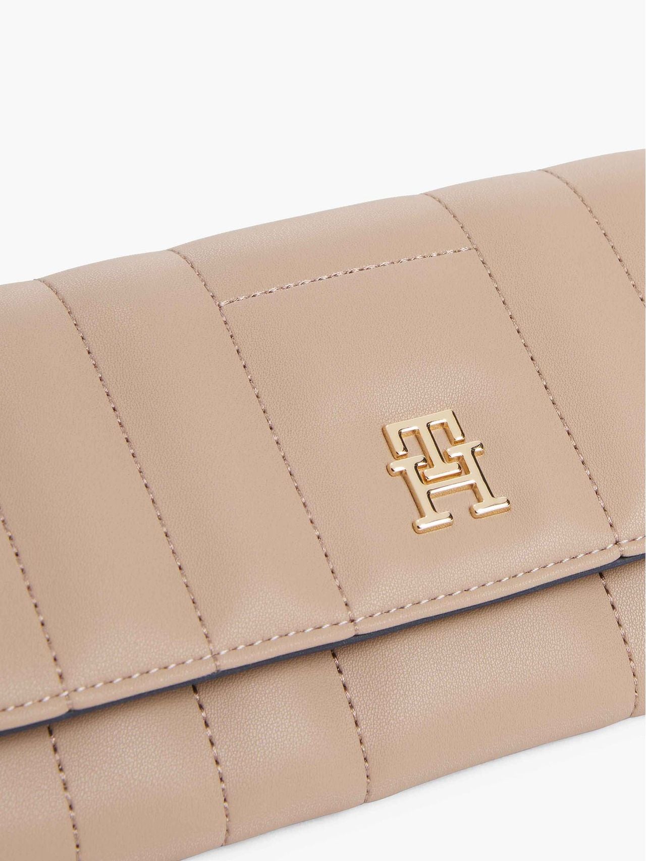 محفظة تومي هيلفيجر
