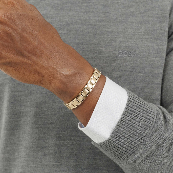 اسوارة هيوجو بوس