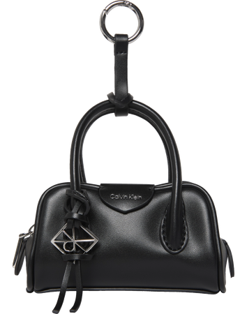 سلسلة مفاتيح كالفين كلاين Emblem Trio Mini Charm