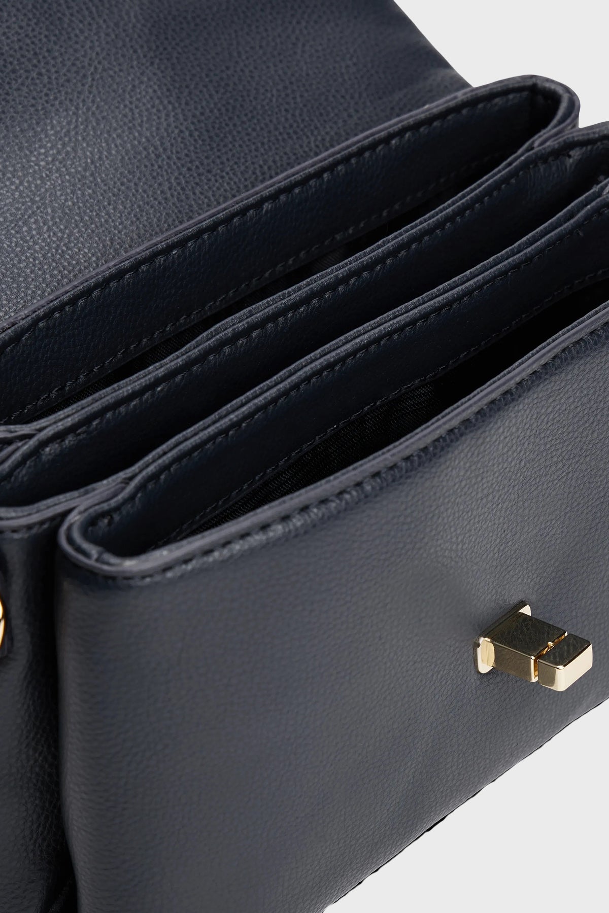 حقيبة تومي هيلفيجر Modern Turn Lock Crossbody