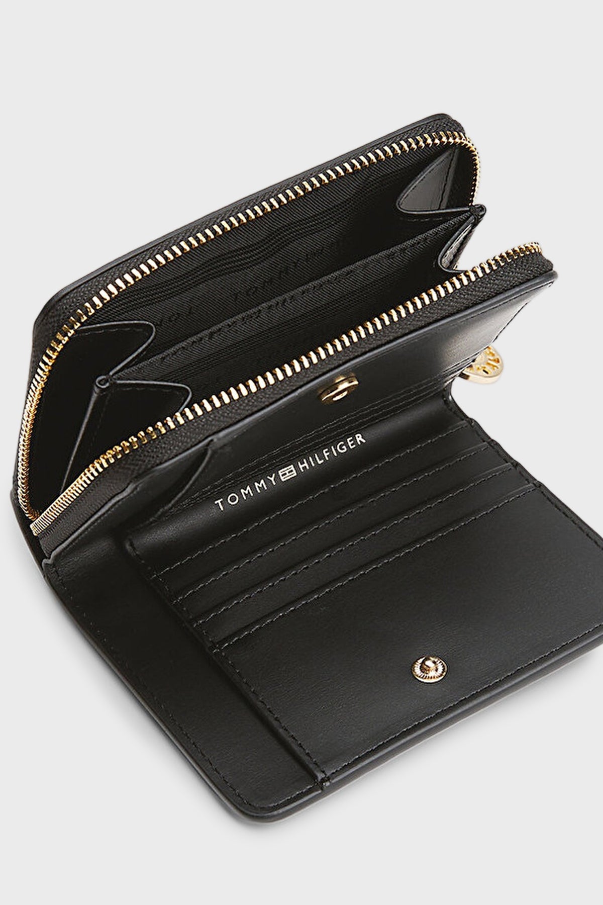 محفظة تومي هيلفيجر Th Monogram Plaque