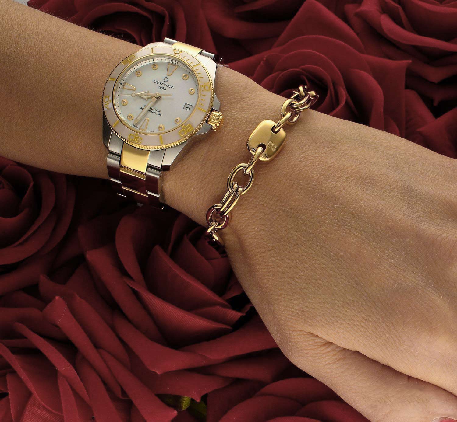 اسوارة تومي هيلفيجر Contrast Link Chain