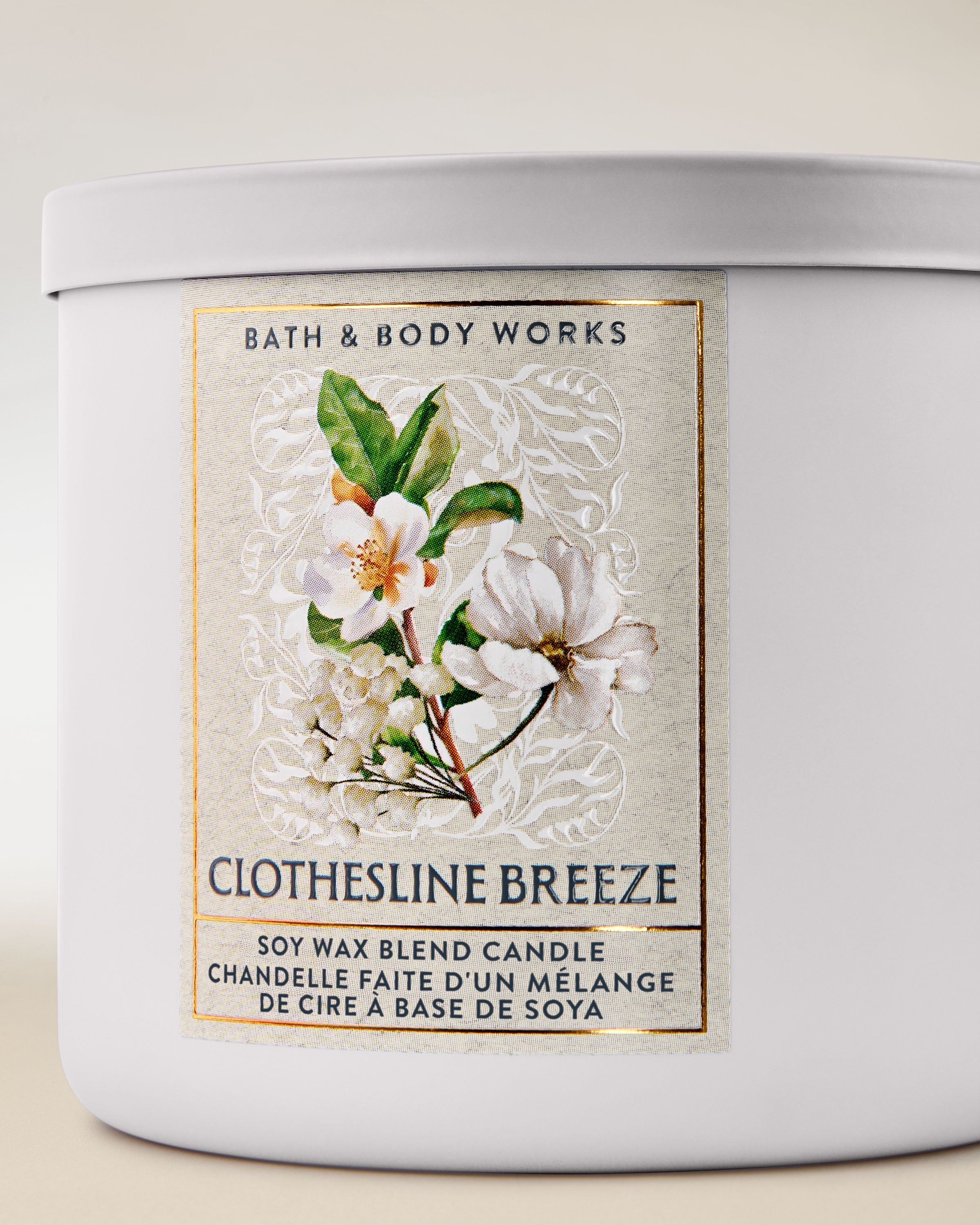 Bath & Body Works Clothesline Breeze 3-Wick Scented Candle