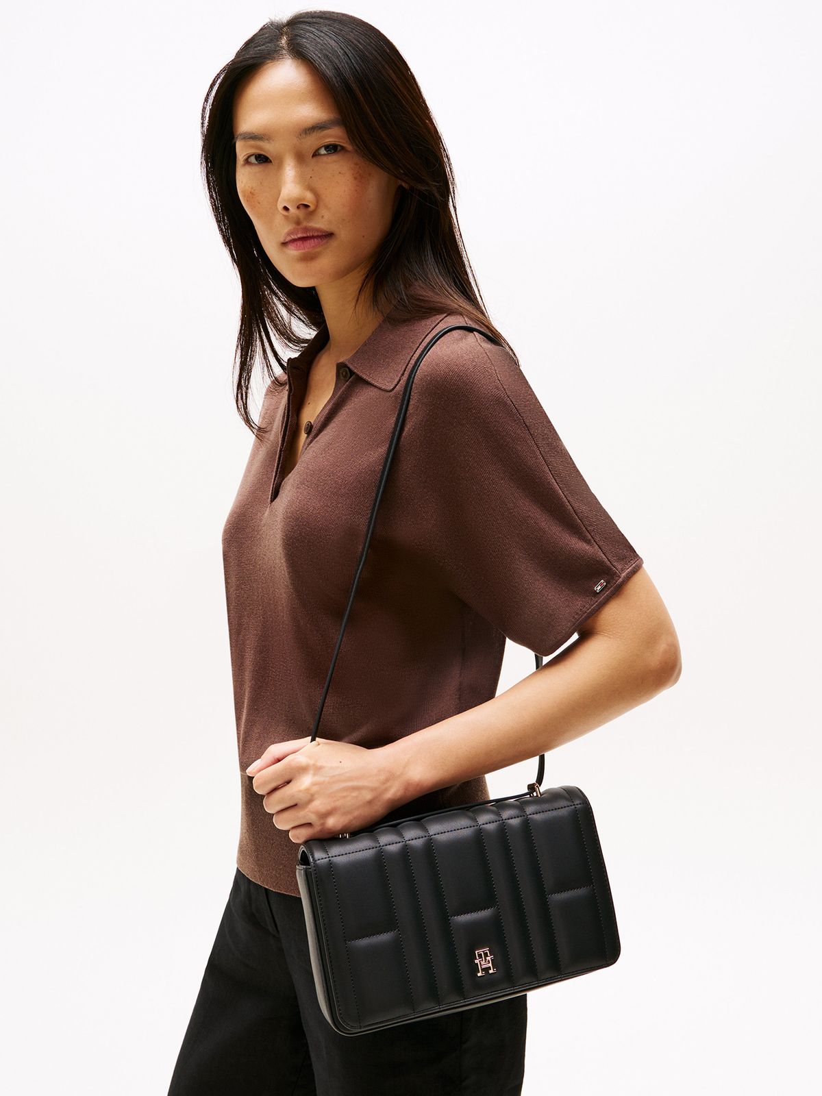 حقيبة تومي هيلفيجر Monogram Quilted Crossbody