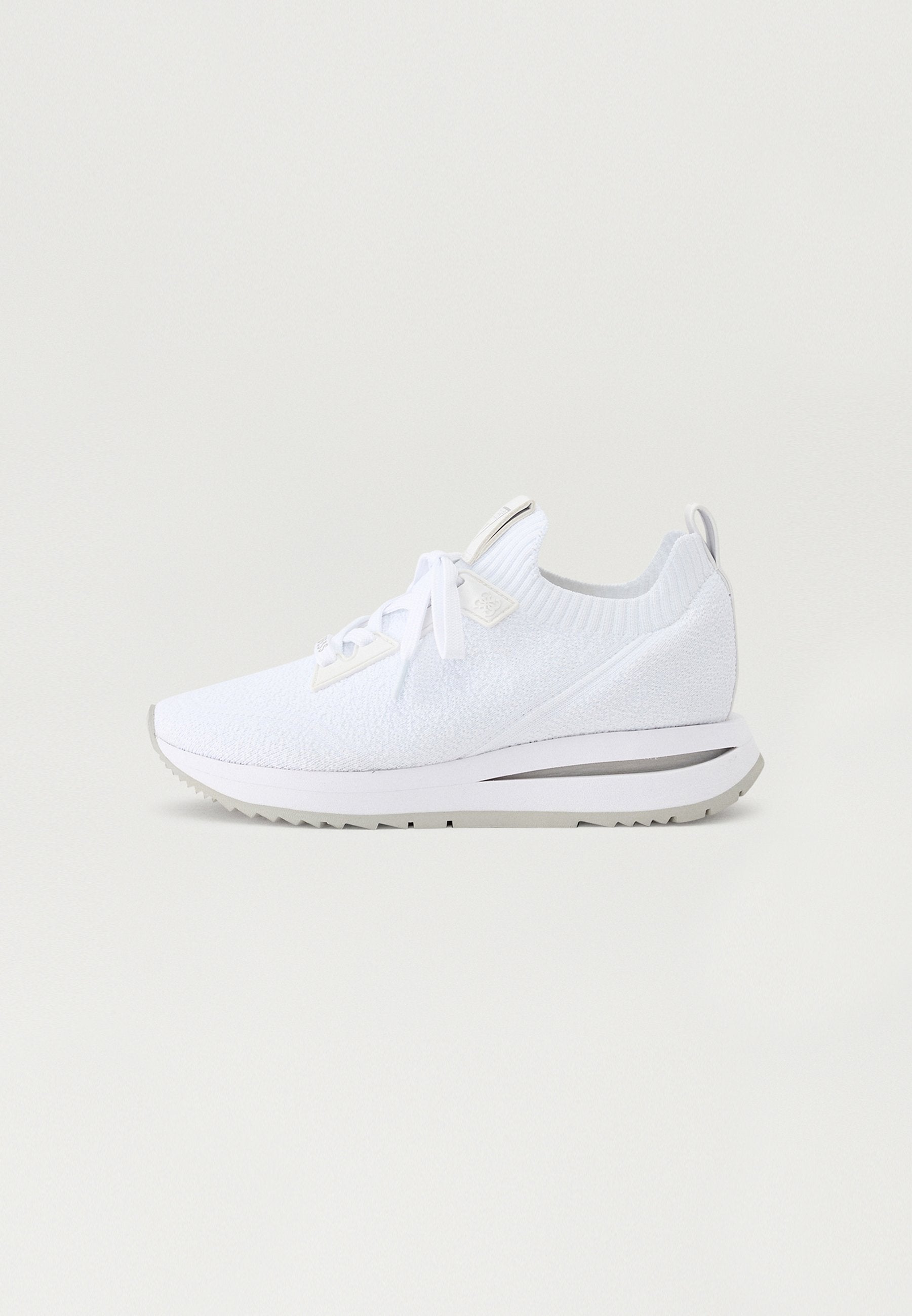 حذاء سنيكر جيس Esti