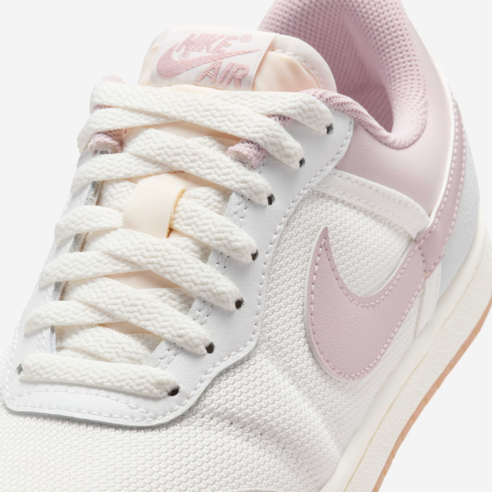حذاء سنيكر نايك Air Jordan Skyline Low