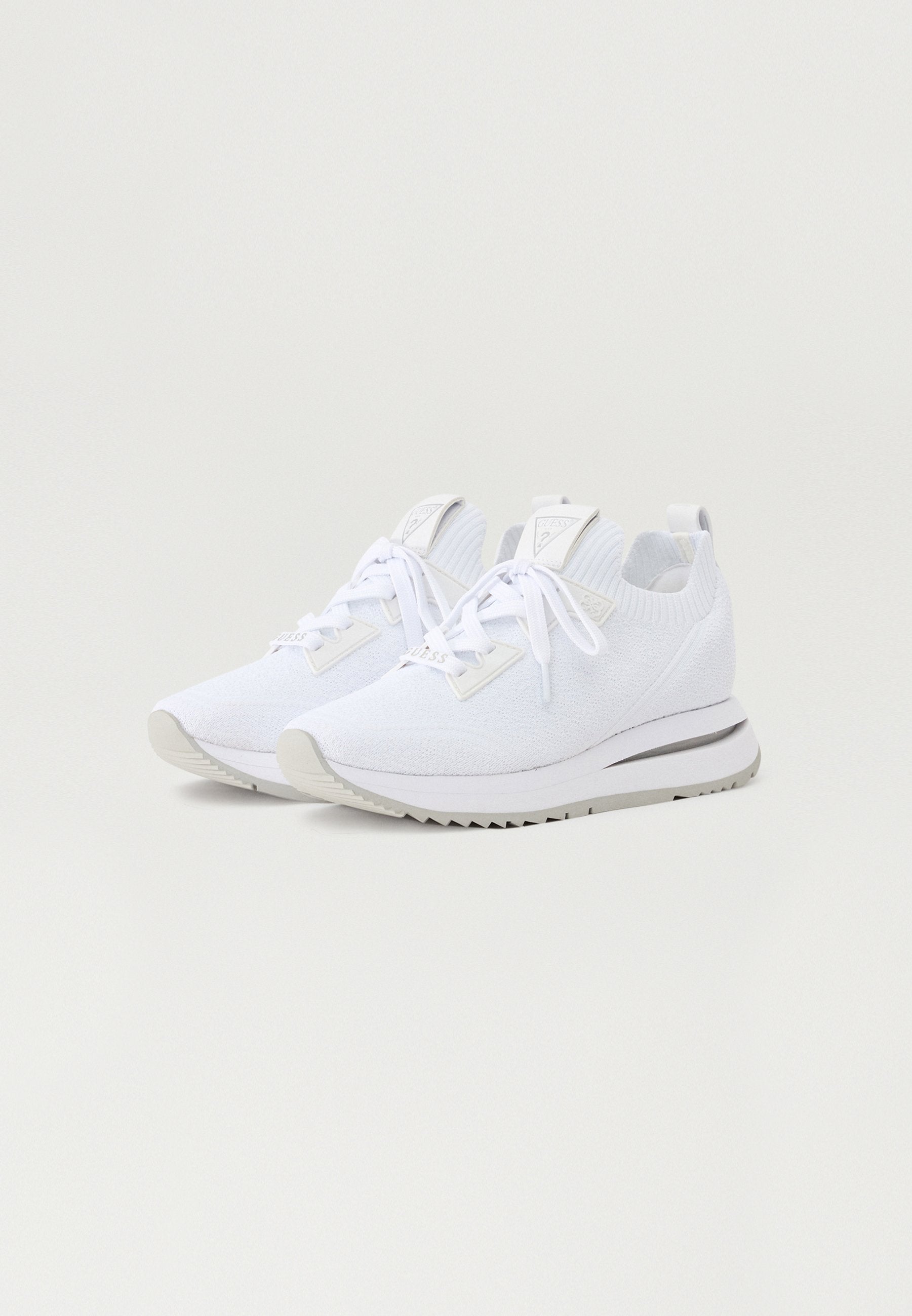 حذاء سنيكر جيس Esti