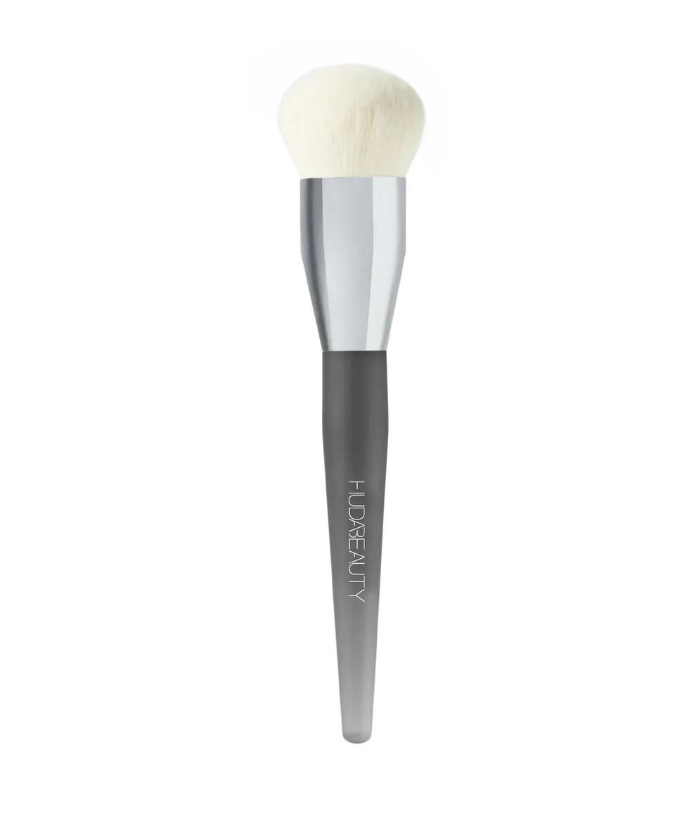 Huda Beauty Easy Blur Base Brush Makeup Brush