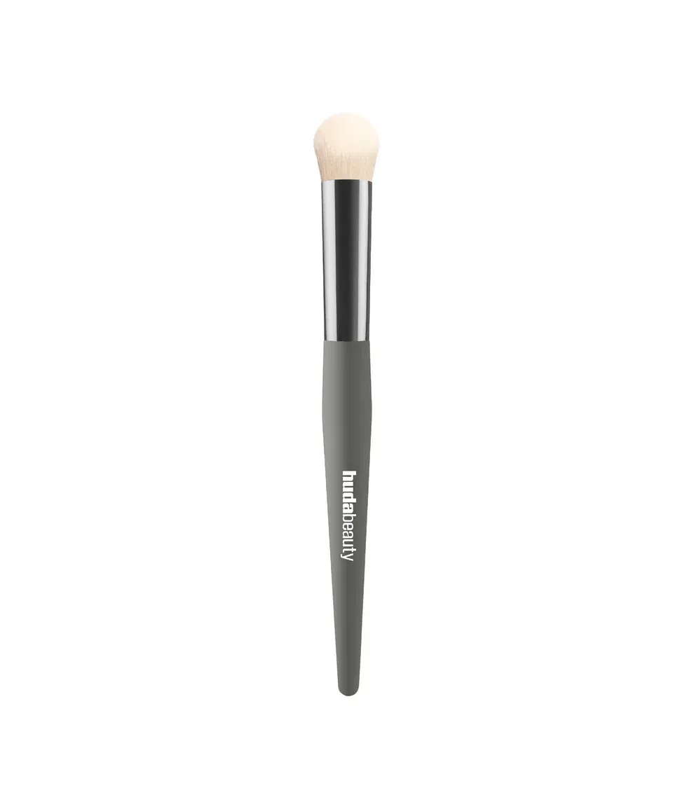 Huda Beauty Undereye Buff Brush Makeup Brush