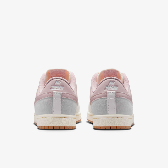 حذاء سنيكر نايك Air Jordan Skyline Low