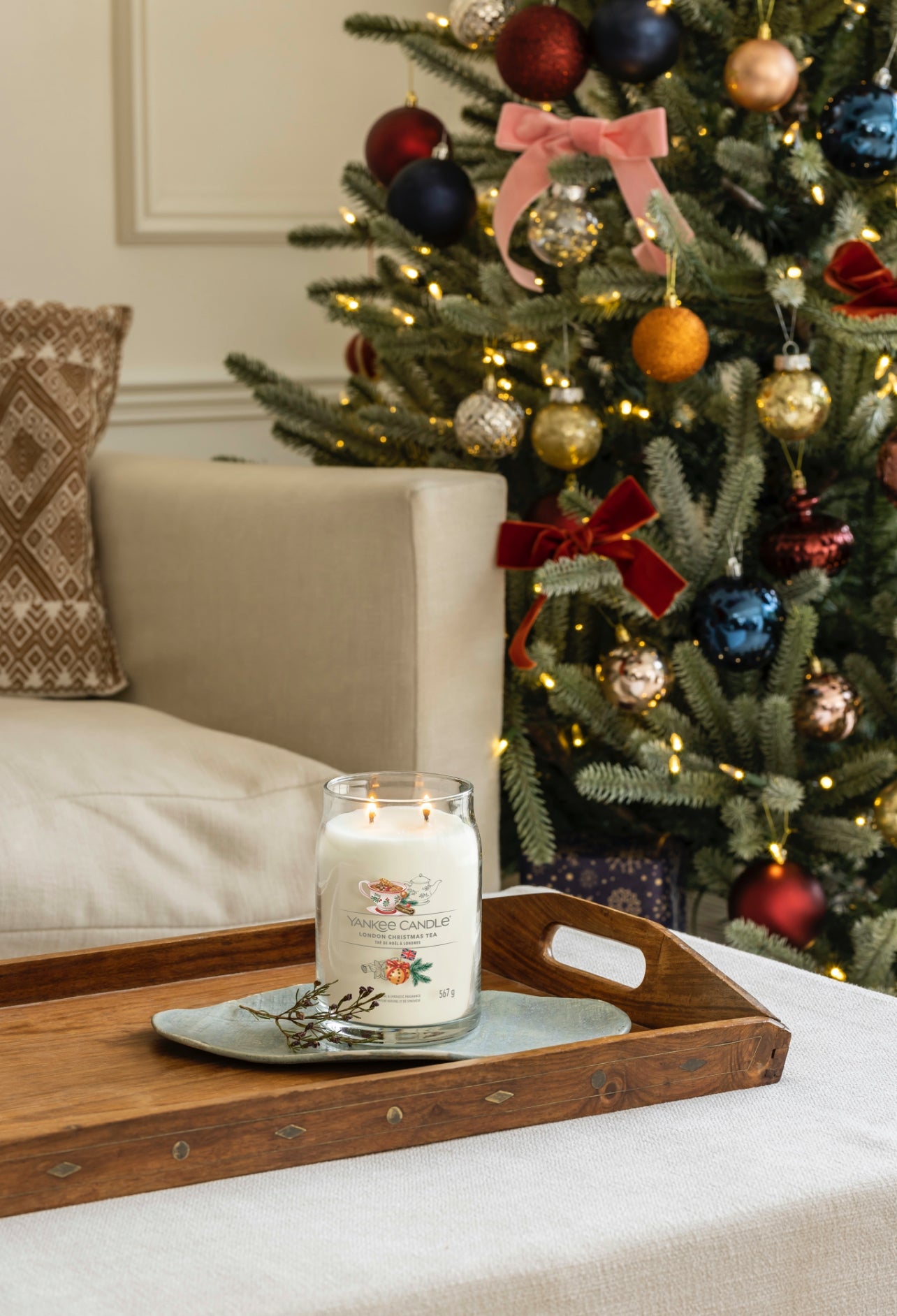 شمعة معطرة يانكي كاندل London Christmas Tea Signature Large