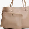 حقيبة تومي هيلفيجر Monogram Plaque Tote