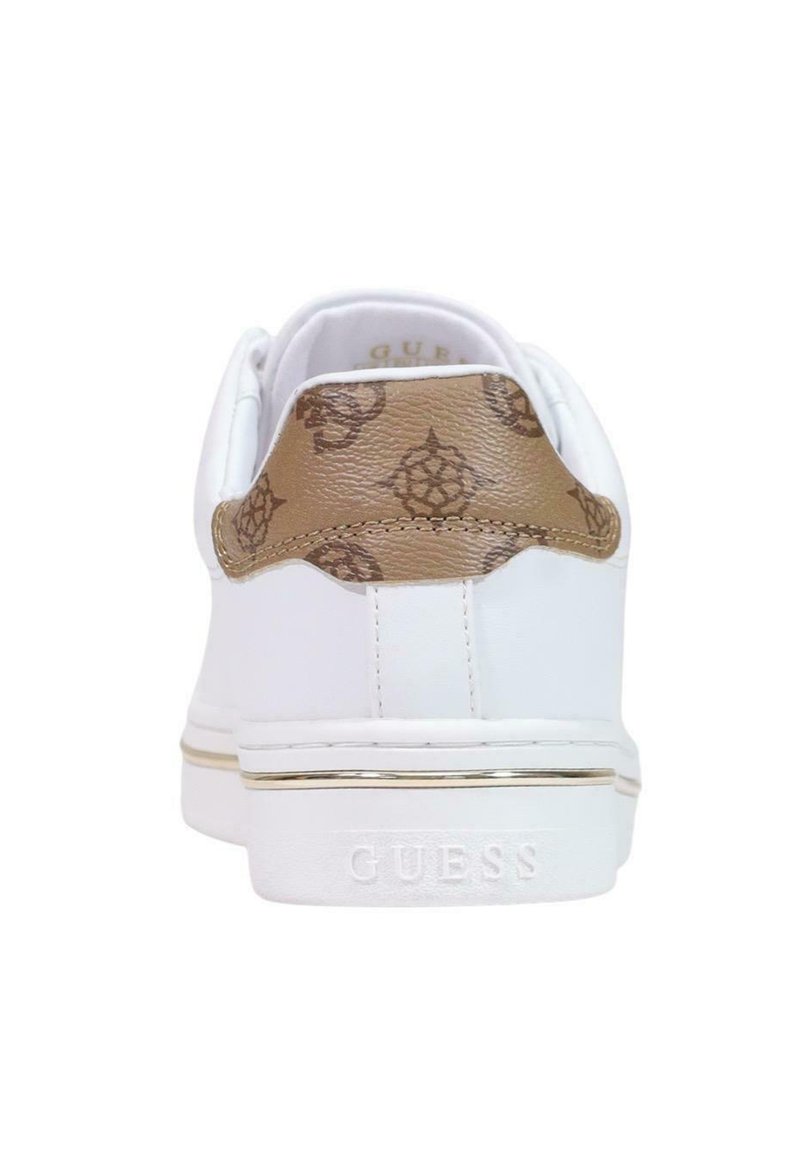 حذاء سنيكر جيس Low Top Trainers