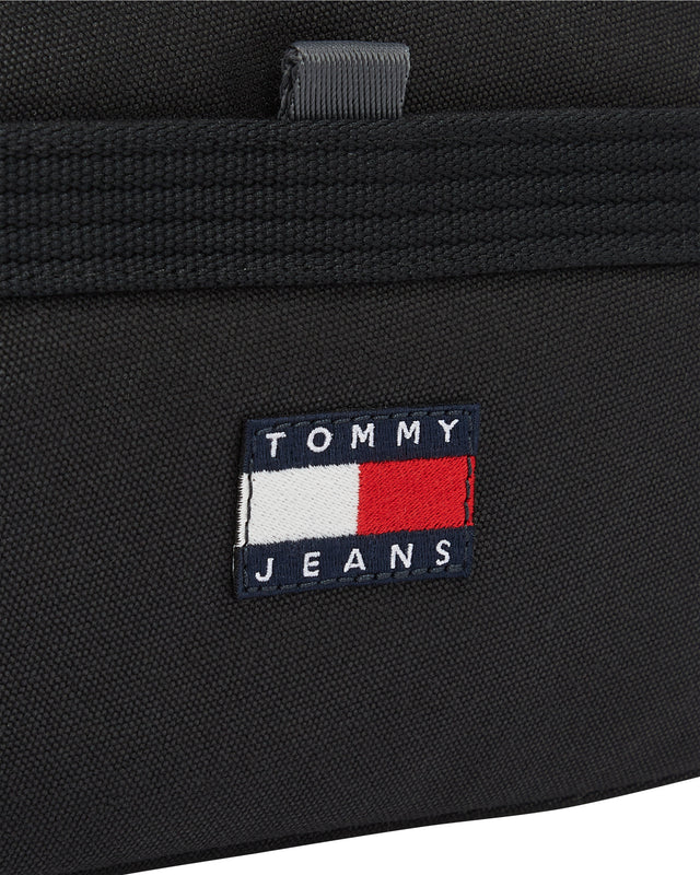 حقيبة تومي هيلفيجر