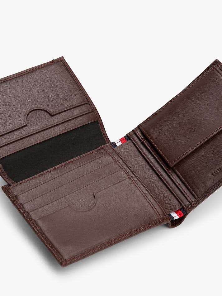 محفظة تومي هيلفيجر Enamel Flag Leather Bifold