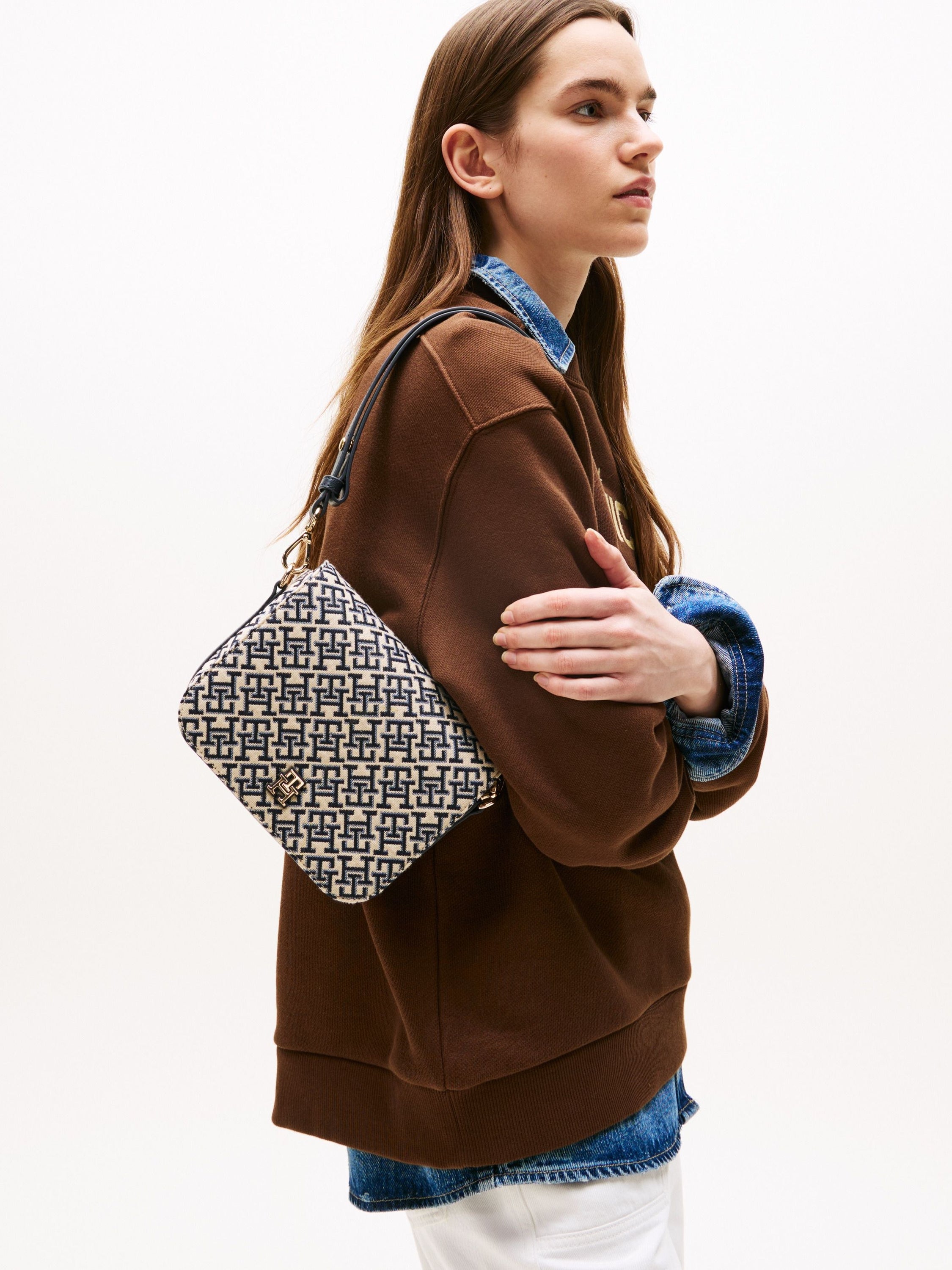 حقيبة تومي هيلفيجر Monogram Jacquard Crossbody