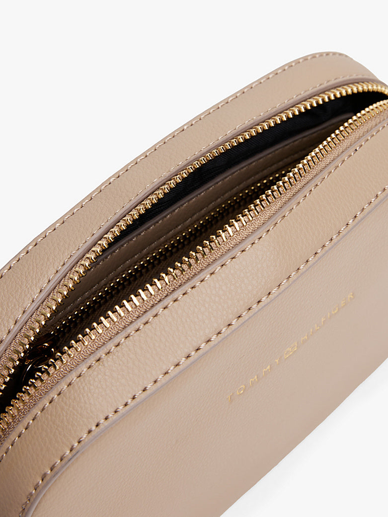 حقيبة تومي هيلفيجر Logo Webbing Strap Camera