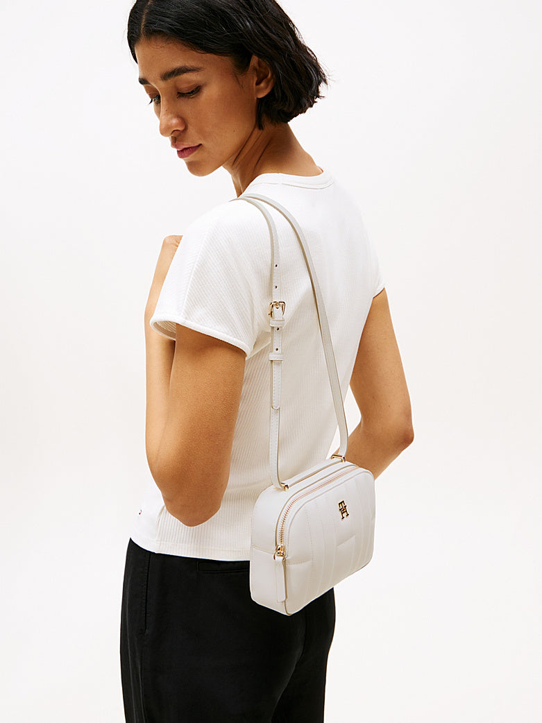 حقيبة تومي هيلفيجر Monogram Quilted Camera Crossbody