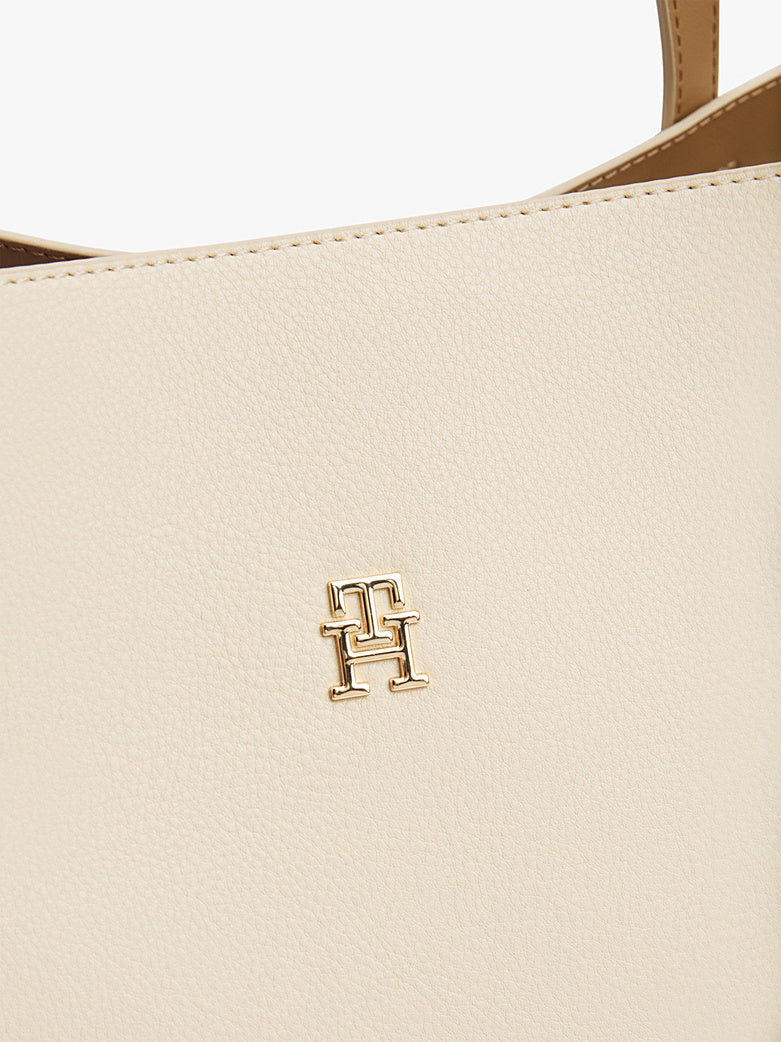 حقيبة تومي هيلفيجر Monogram Plaque Tote