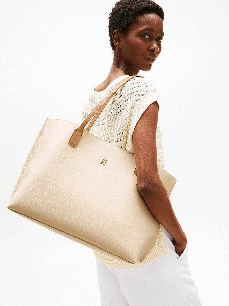 حقيبة تومي هيلفيجر Monogram Plaque Tote