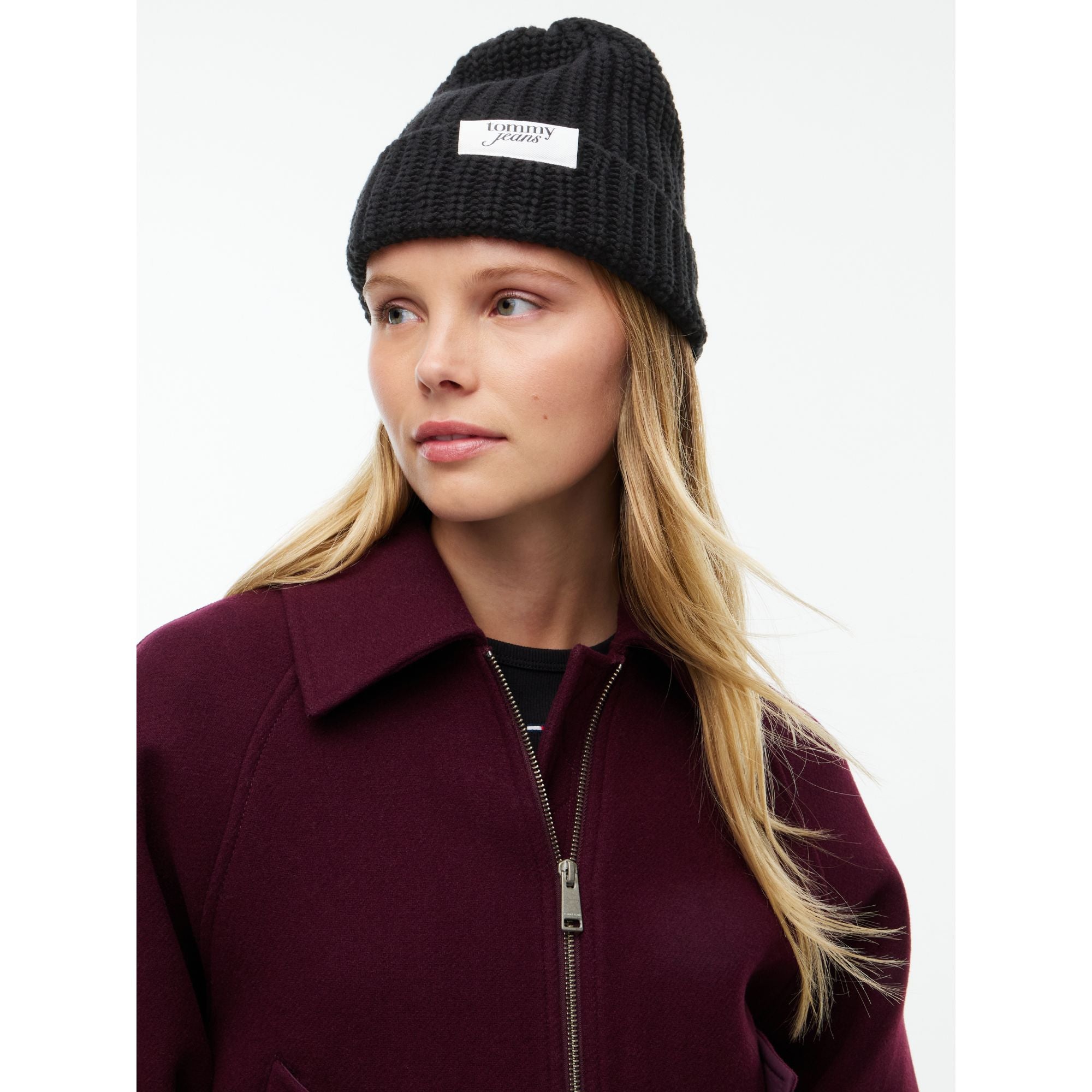 قبعة تومي هيلفيجر Script Beanie