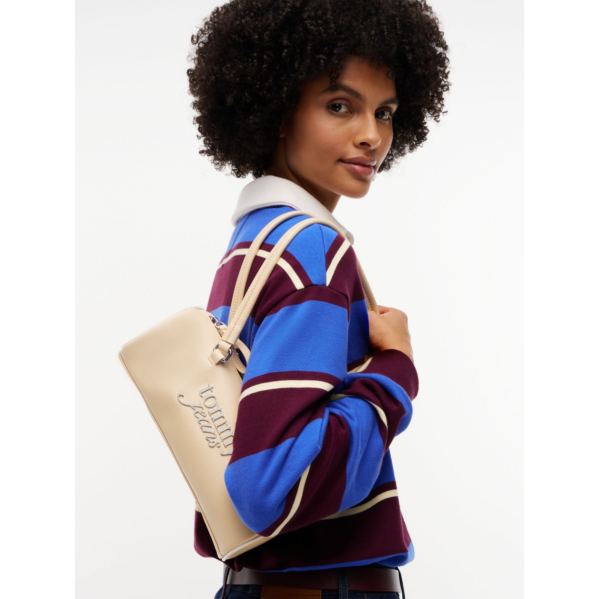 حقيبة تومي هيلفيجر Bold Script Shoulder Barrel