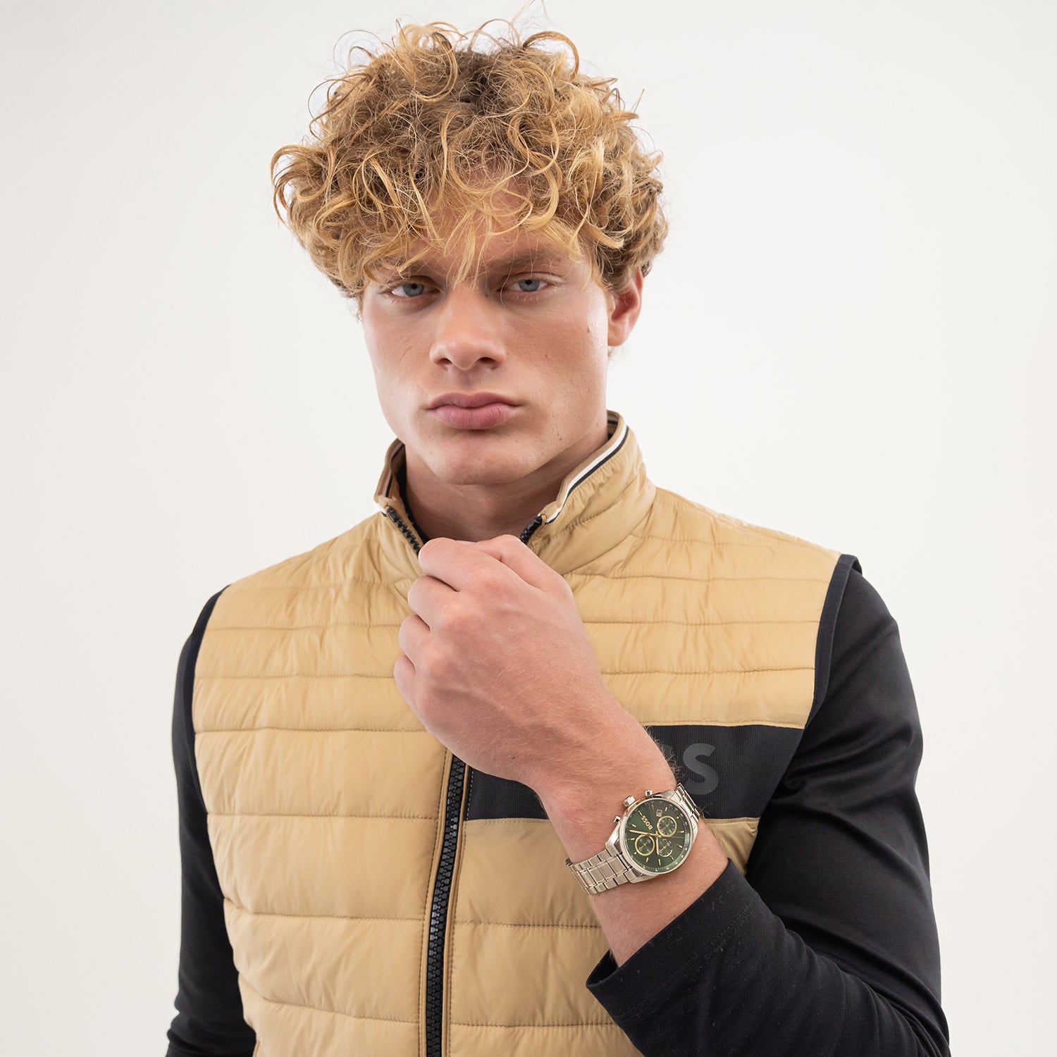 ساعة هيوجو بوس Skytraveller