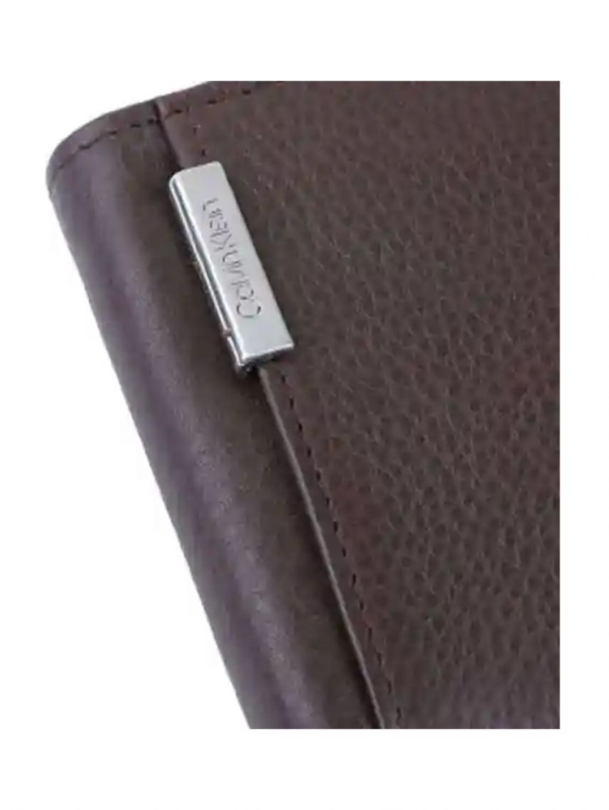 محفظة كالفين كلاين