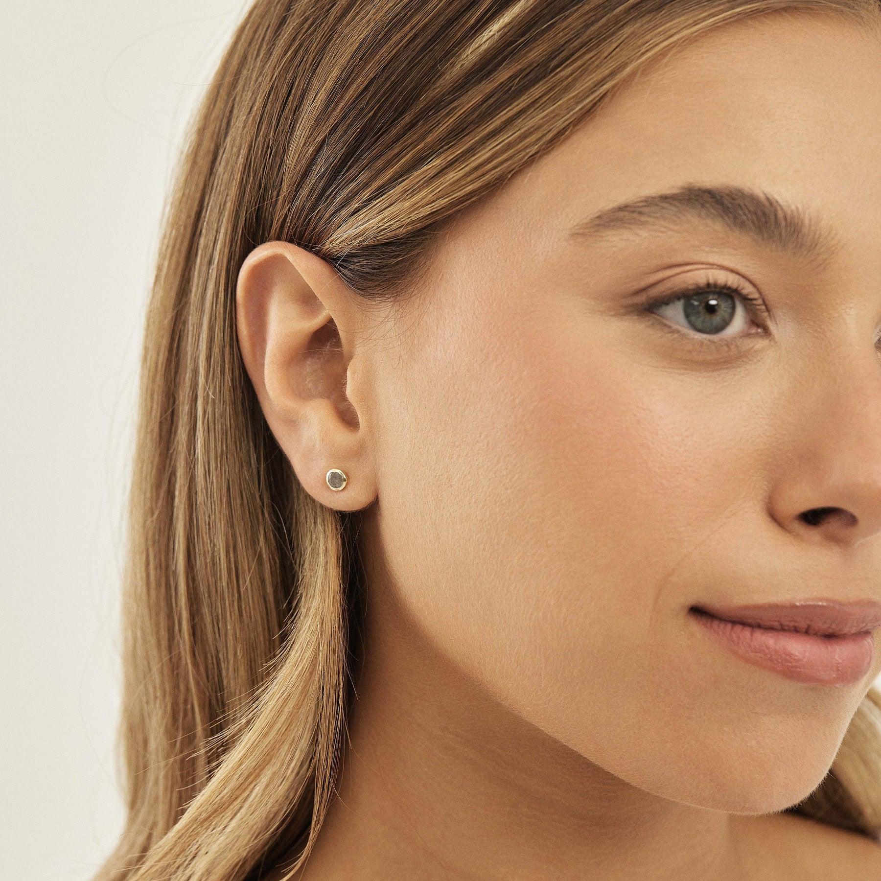 اقراط دانون