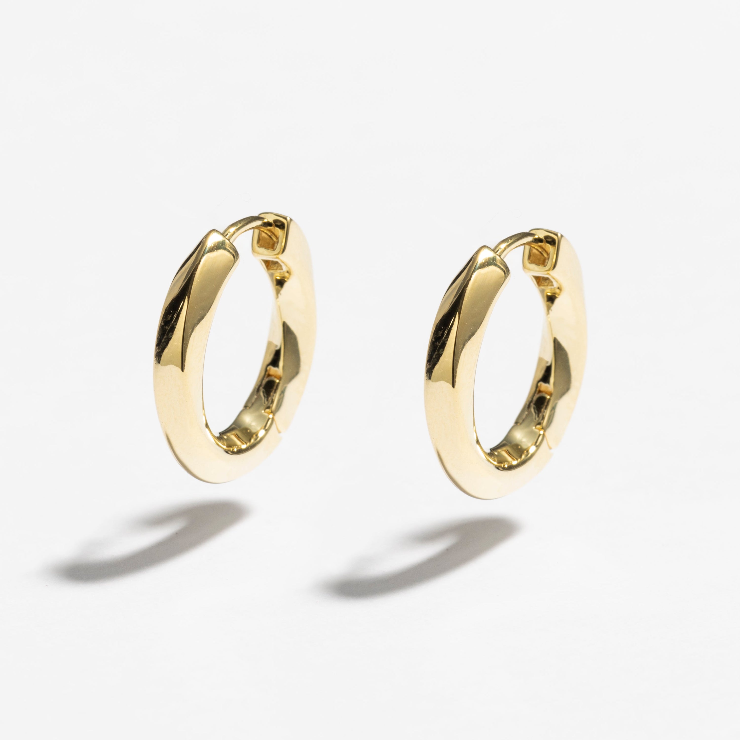 اقراط دانون Luxe