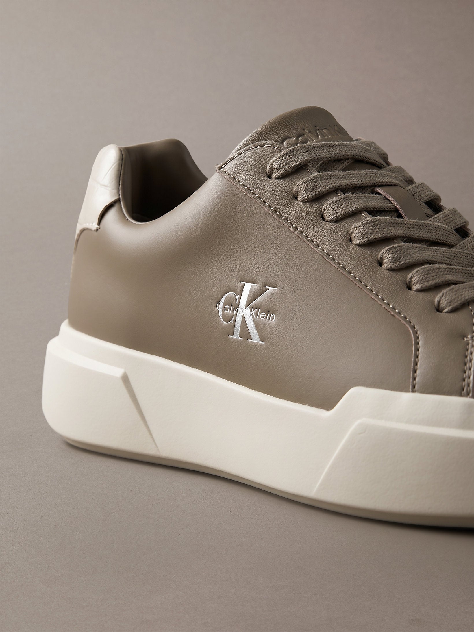 Calvin Klein Chunky Cups Laceup Lth Bt Croc Sneaker