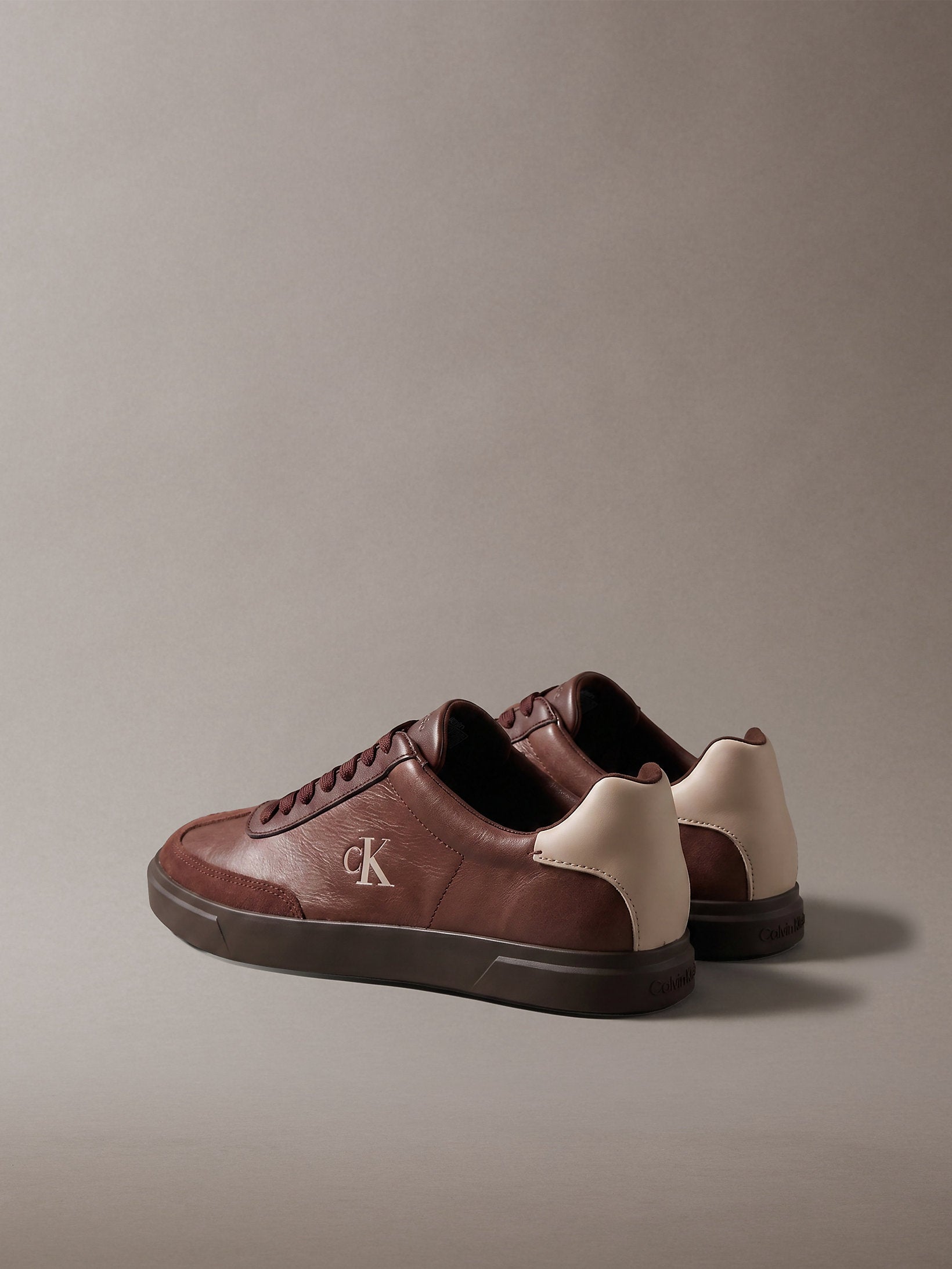Calvin Klein Low Pro Cups Wingt Text Lth Sue Sneaker