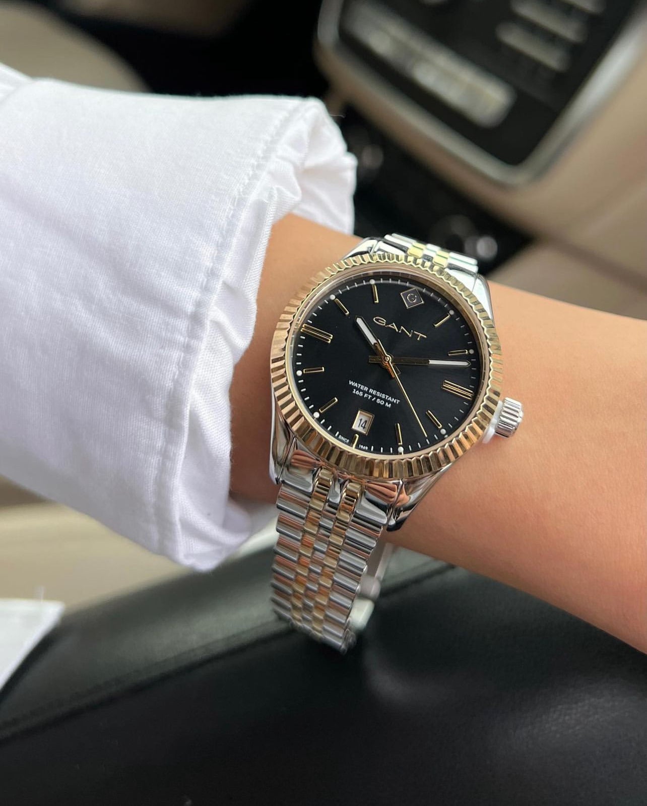 ساعة جانت Sussex