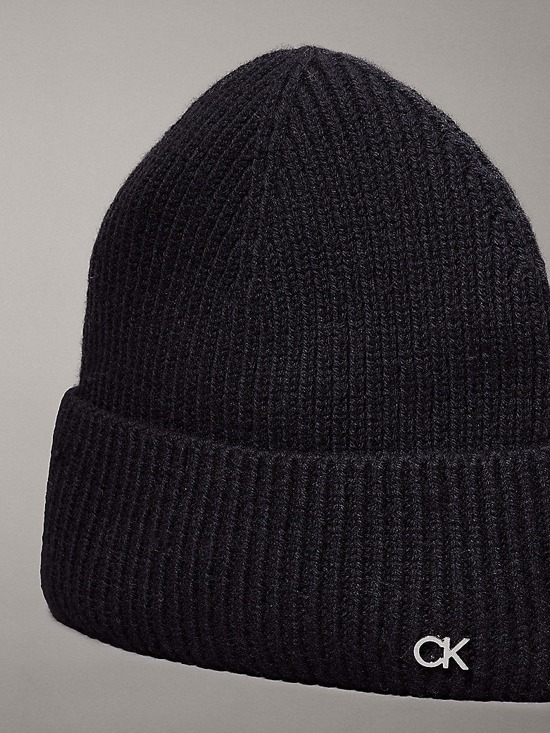 قبعة كالفين كلاين