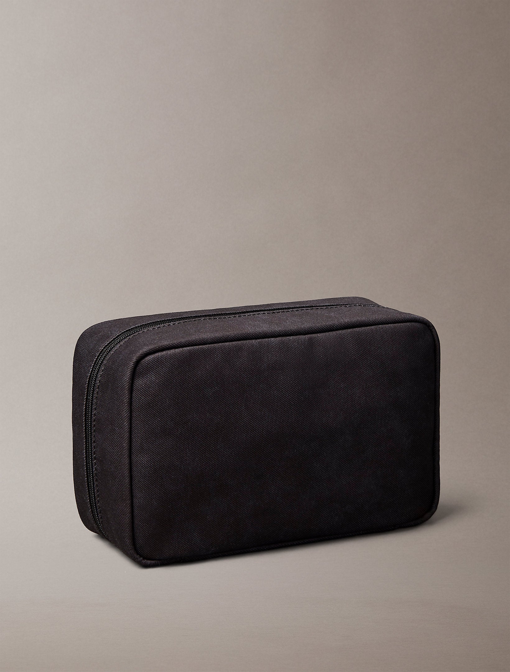 Calvin Klein Graphic Washbag Bag