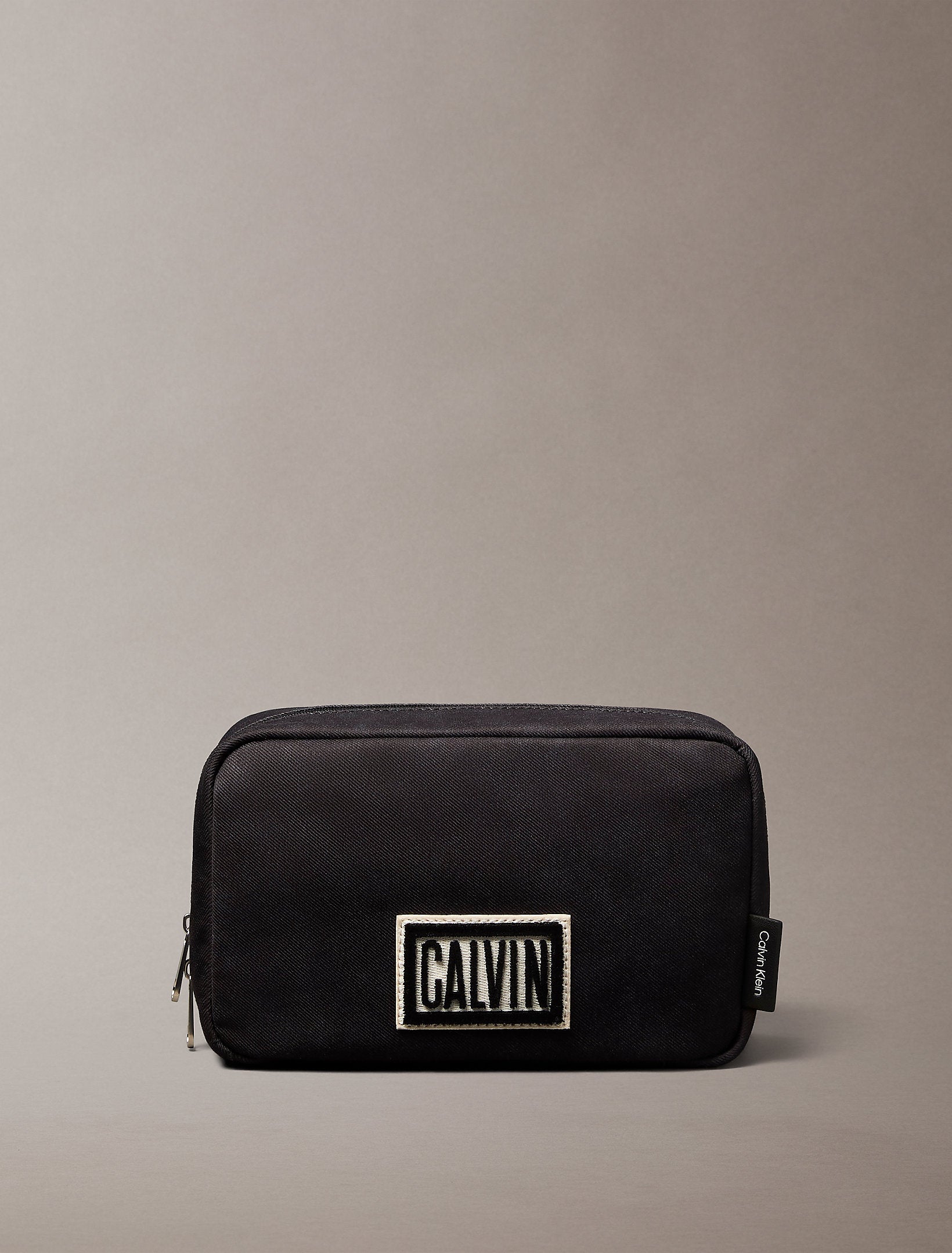 Calvin Klein Graphic Washbag Bag