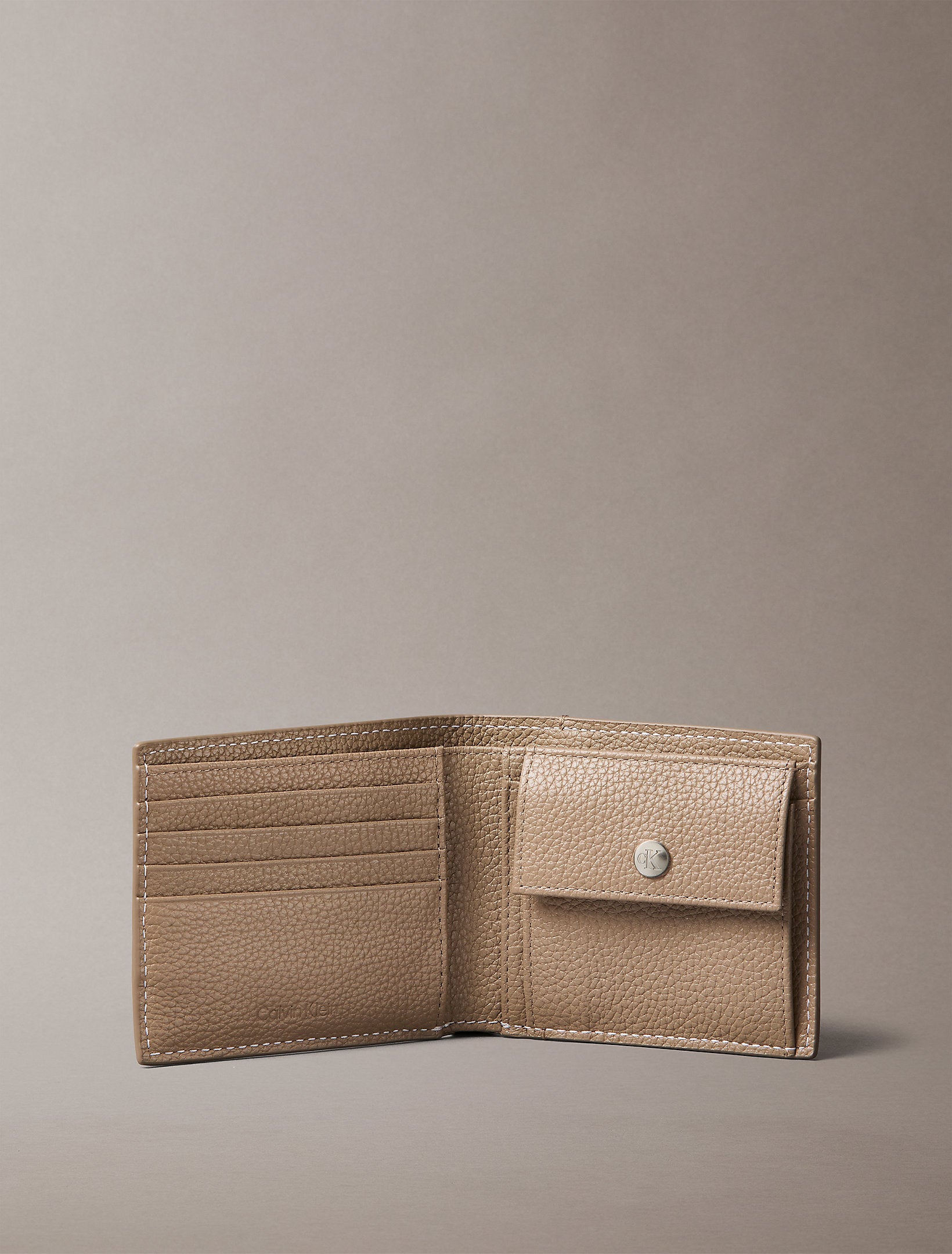 Calvin Klein Bold Pebble Billfold W Coin Wallet