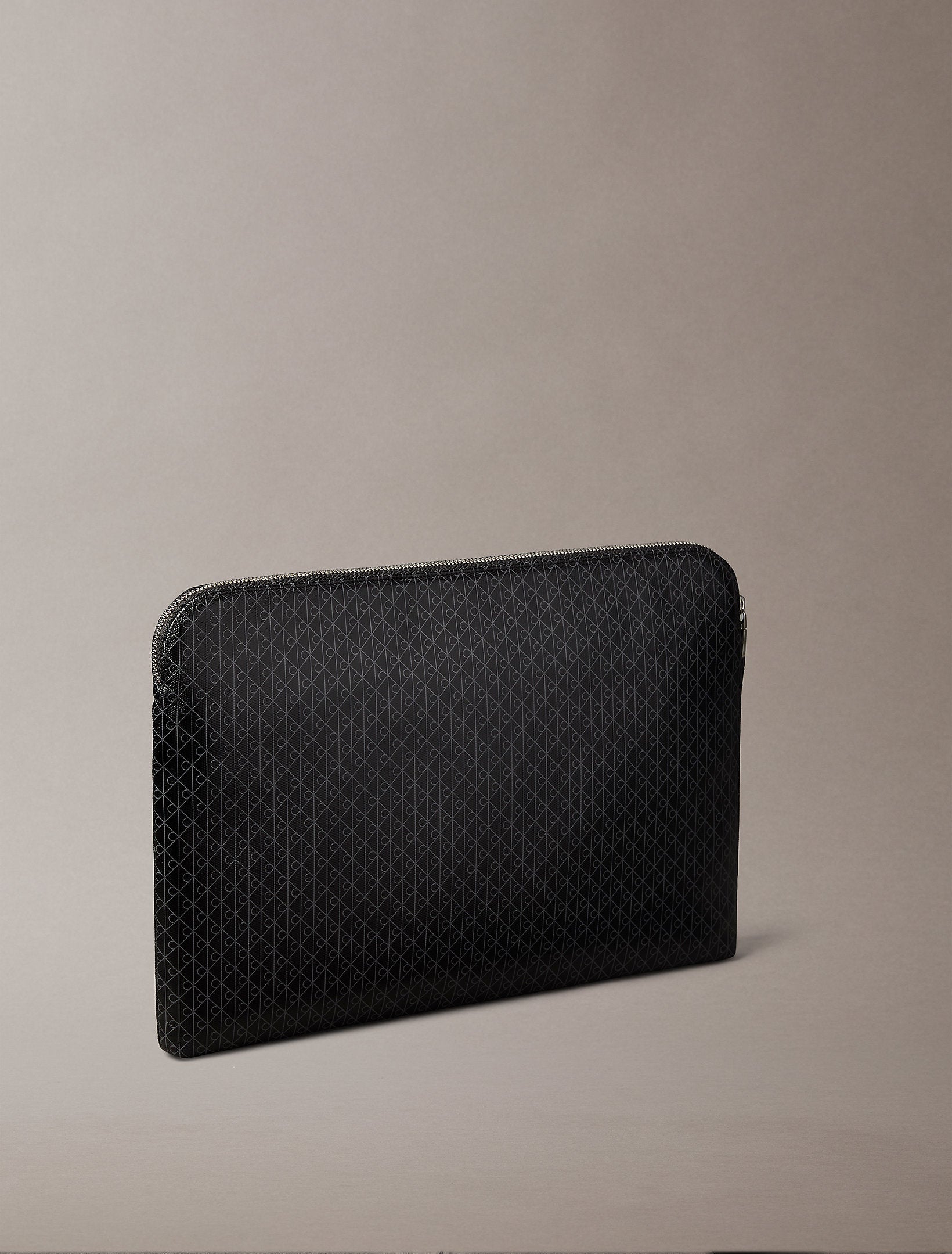 حقيبة كالفين كلاين Emblem Aop Coated Laptop Case