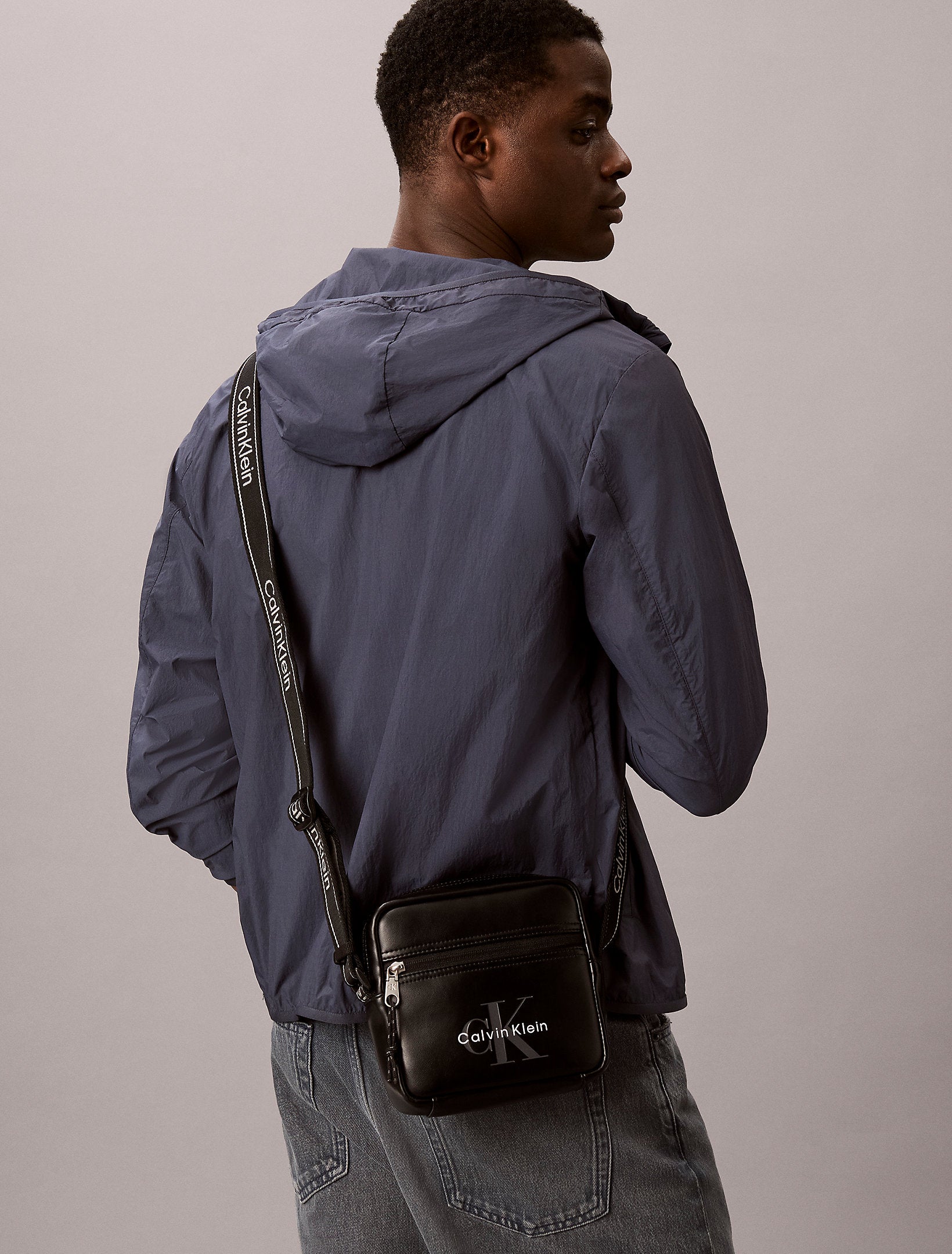 حقيبة كالفين كلاين Bold Logo Webbing Square Crossbo