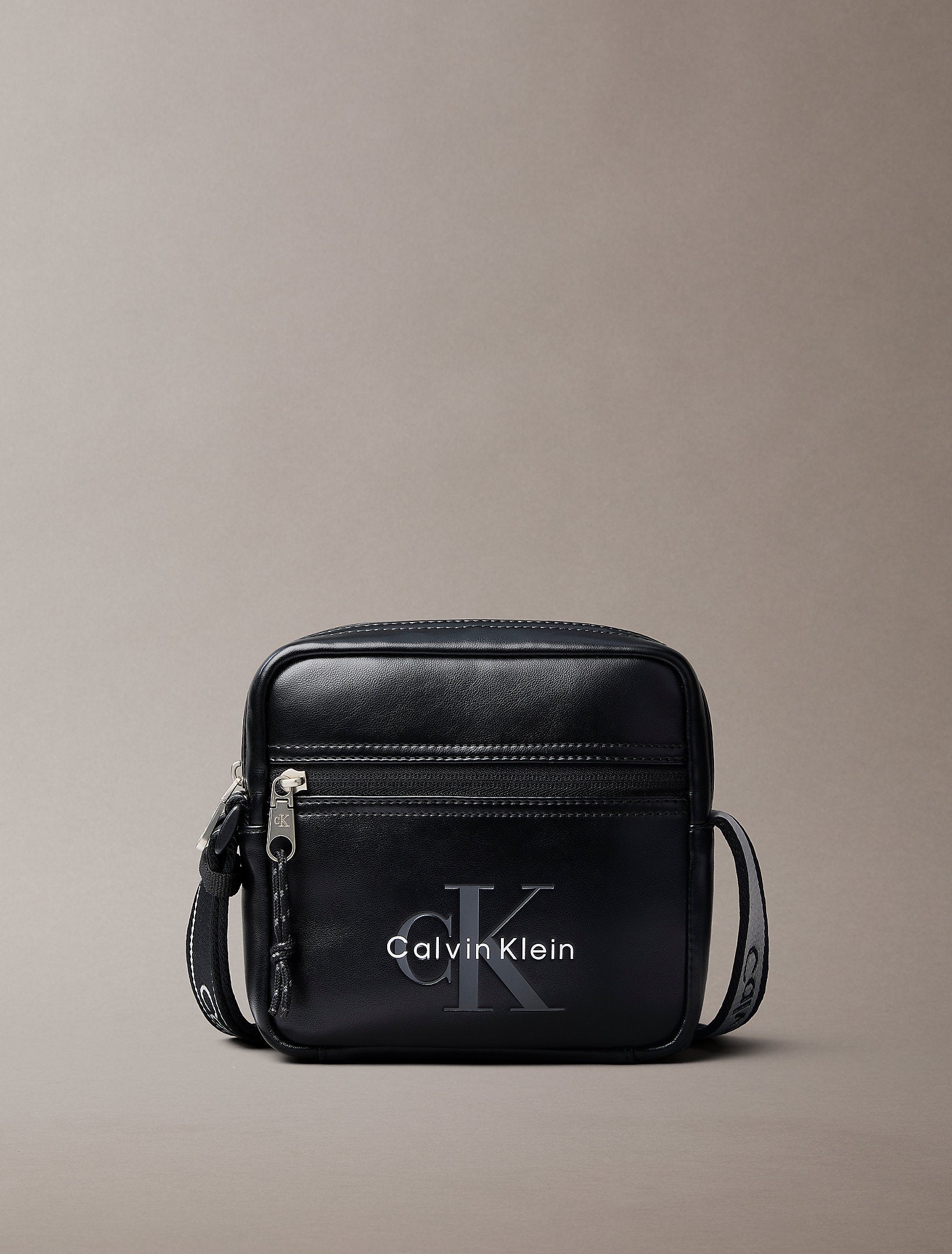 حقيبة كالفين كلاين Bold Logo Webbing Square Crossbo