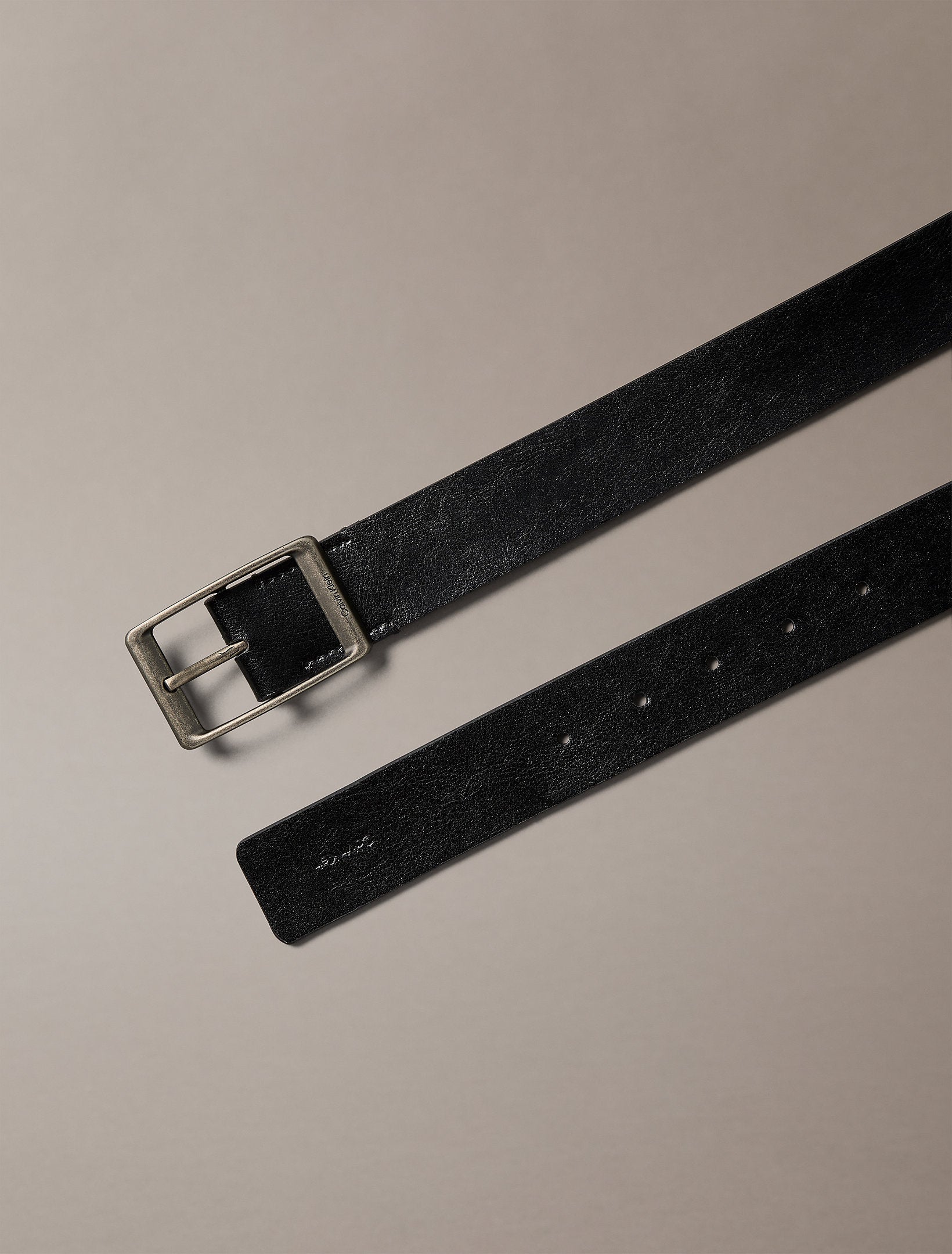 Calvin Klein Casual Round Buckle Tumbled 35mm Belt