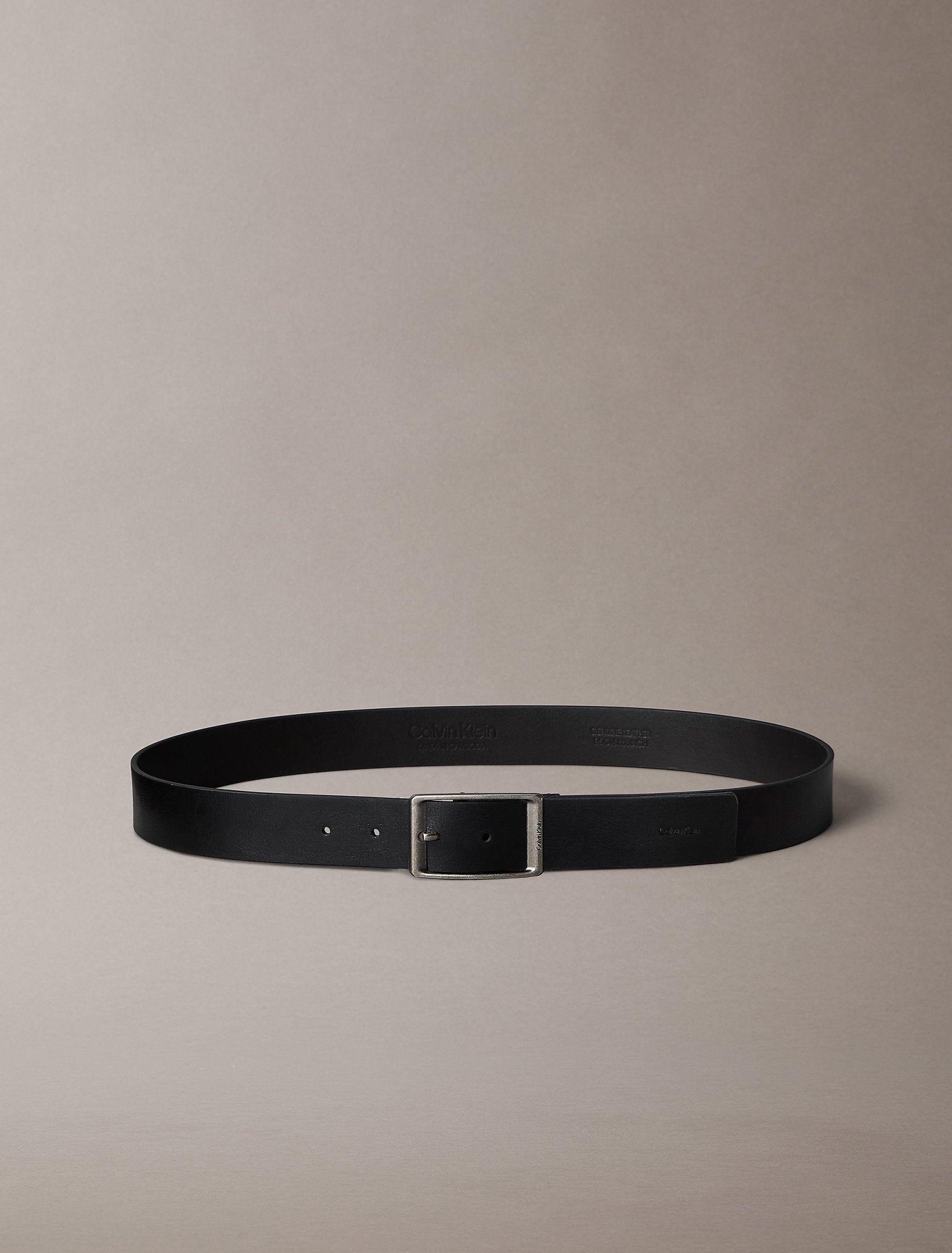Calvin Klein Casual Round Buckle Tumbled 35mm Belt