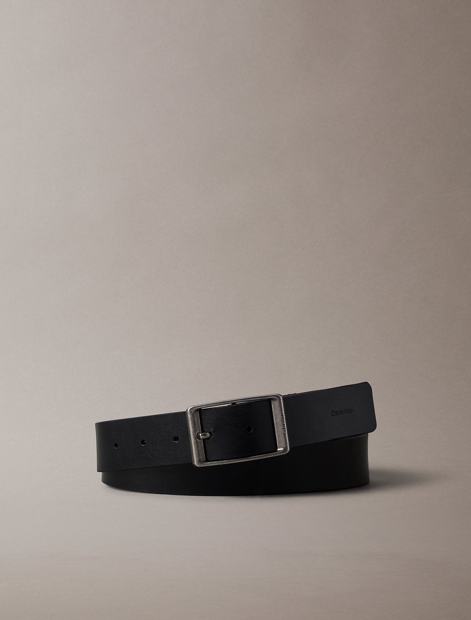 Calvin Klein Casual Round Buckle Tumbled 35mm Belt