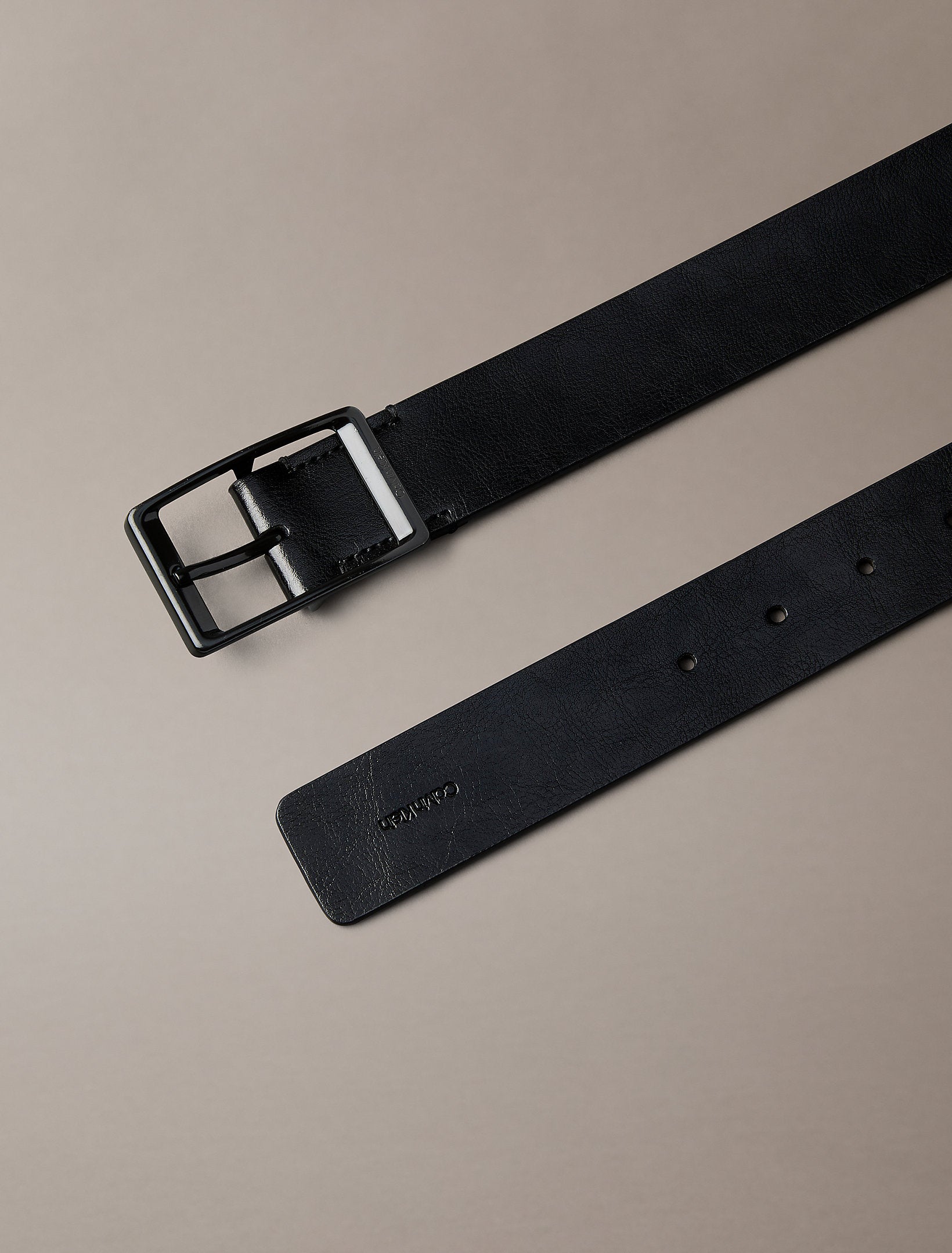 Calvin Klein Casual Round Buckle Tumbled 35mm Belt