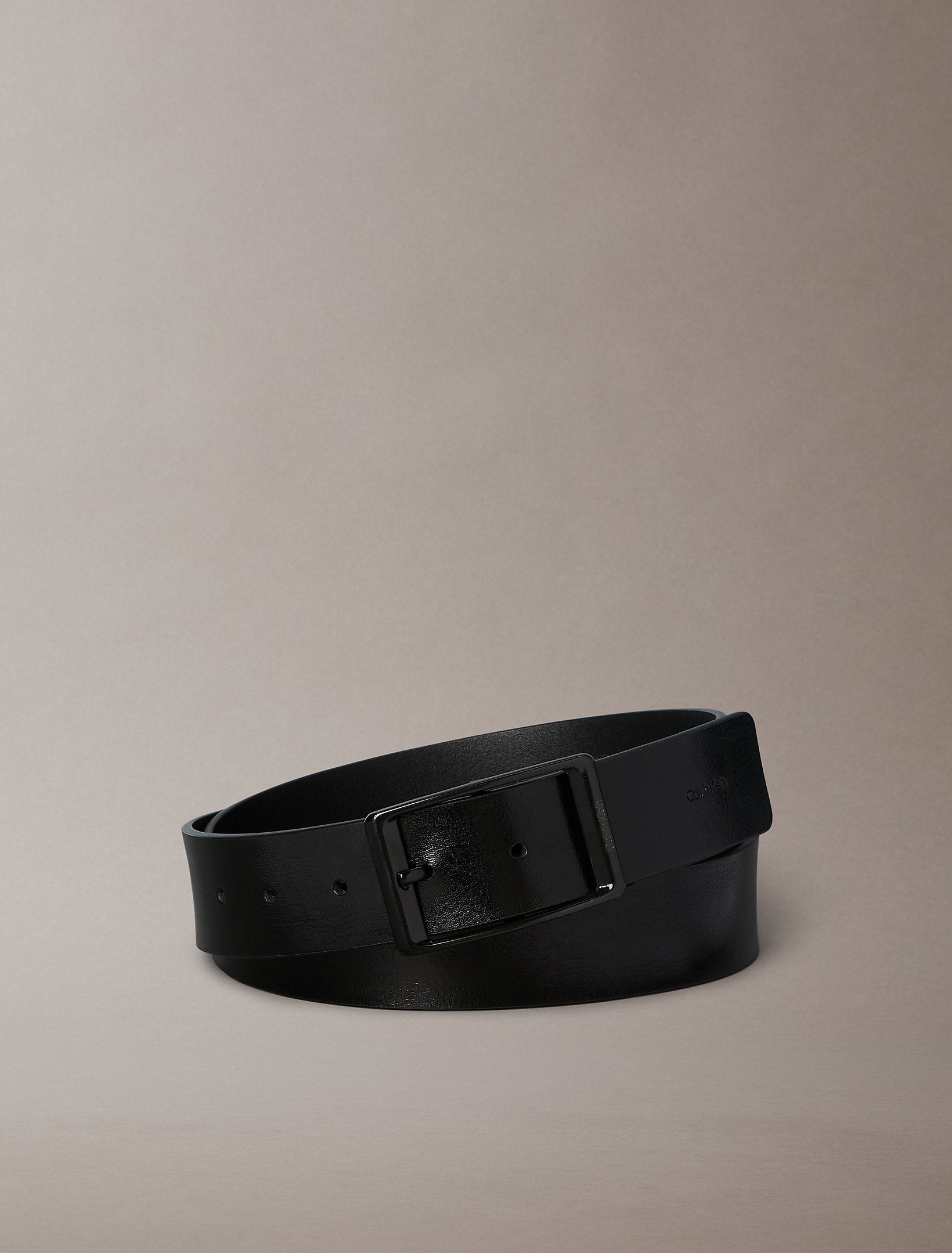 Calvin Klein Casual Round Buckle Tumbled 35mm Belt