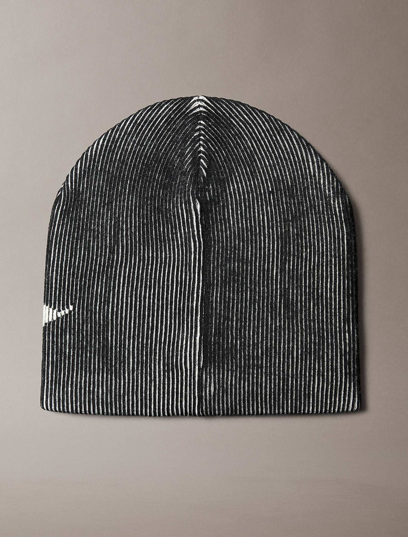 قبعة كالفين كلاين Bold Graphic Skullcap Beanie