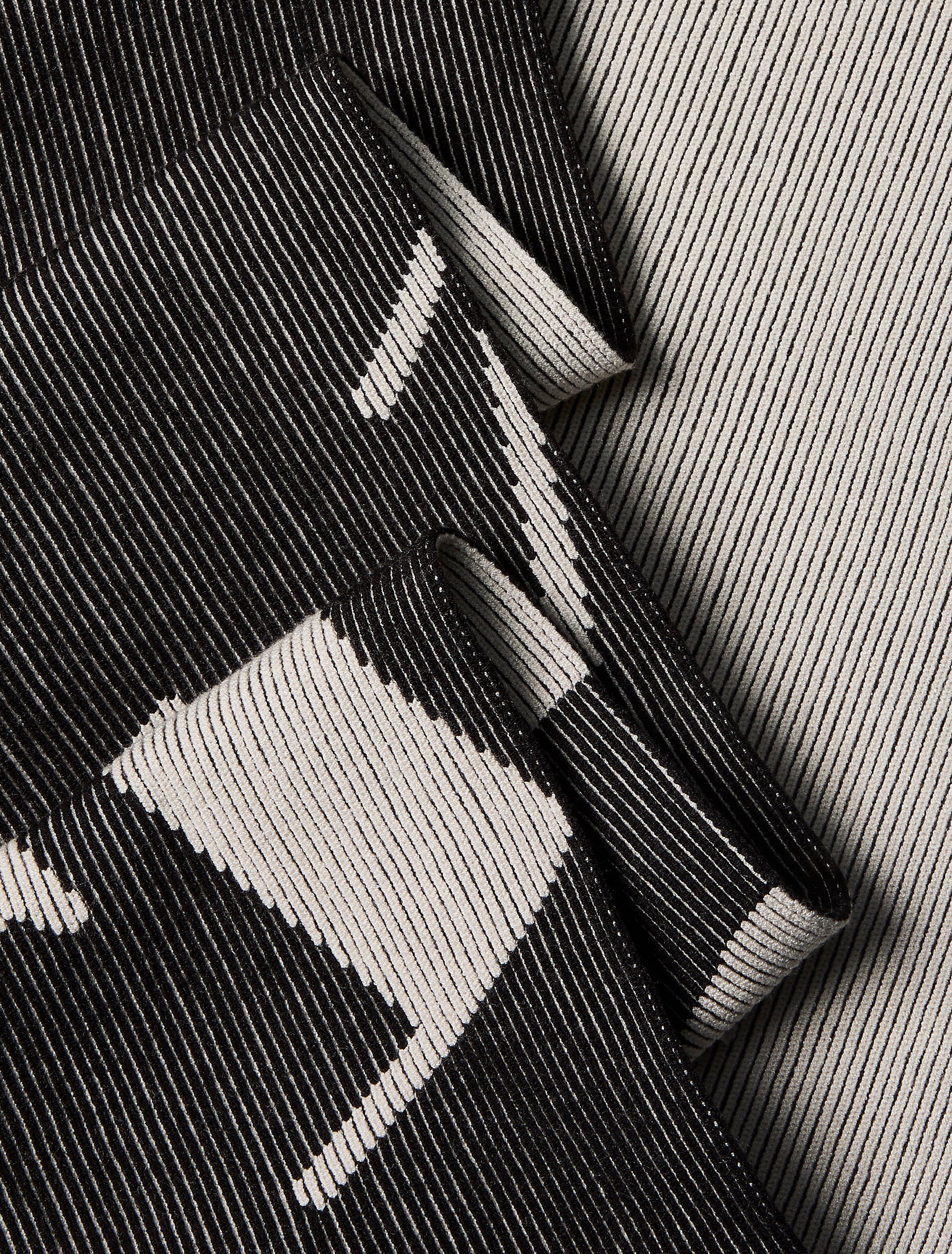 Calvin Klein Bold Graphic Scarf