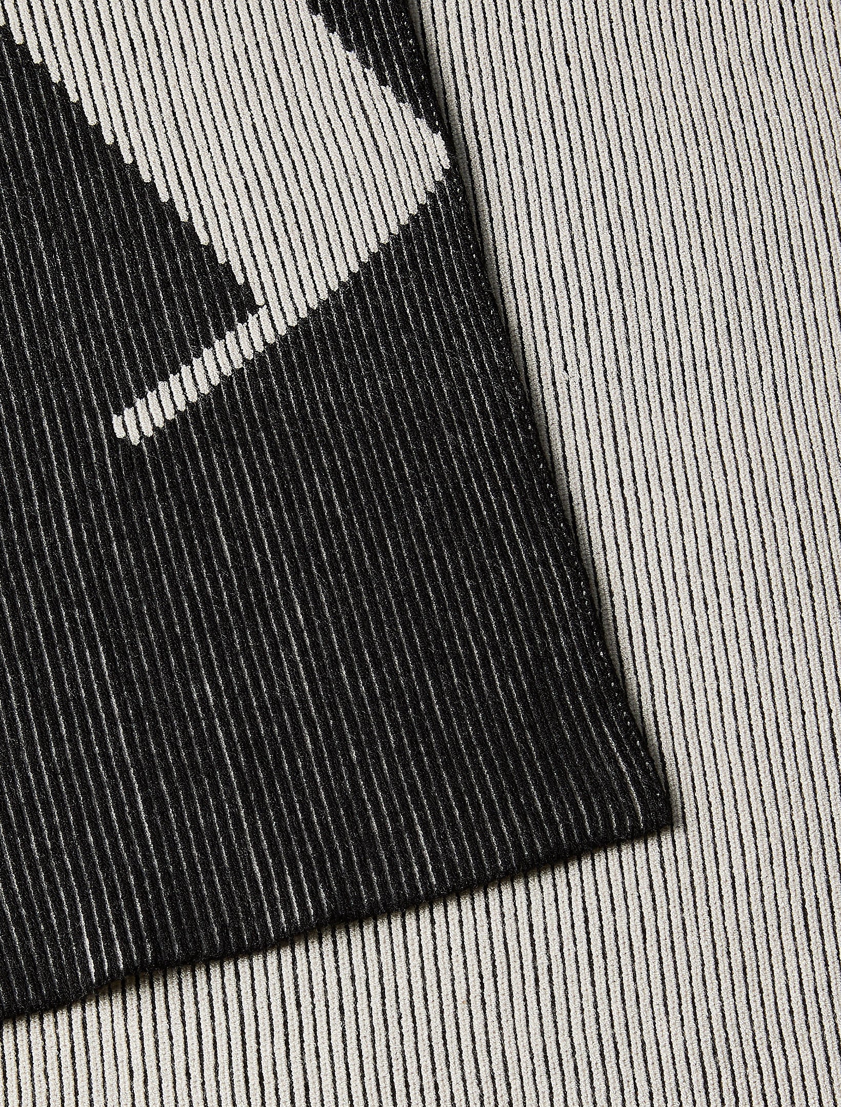 Calvin Klein Bold Graphic Scarf