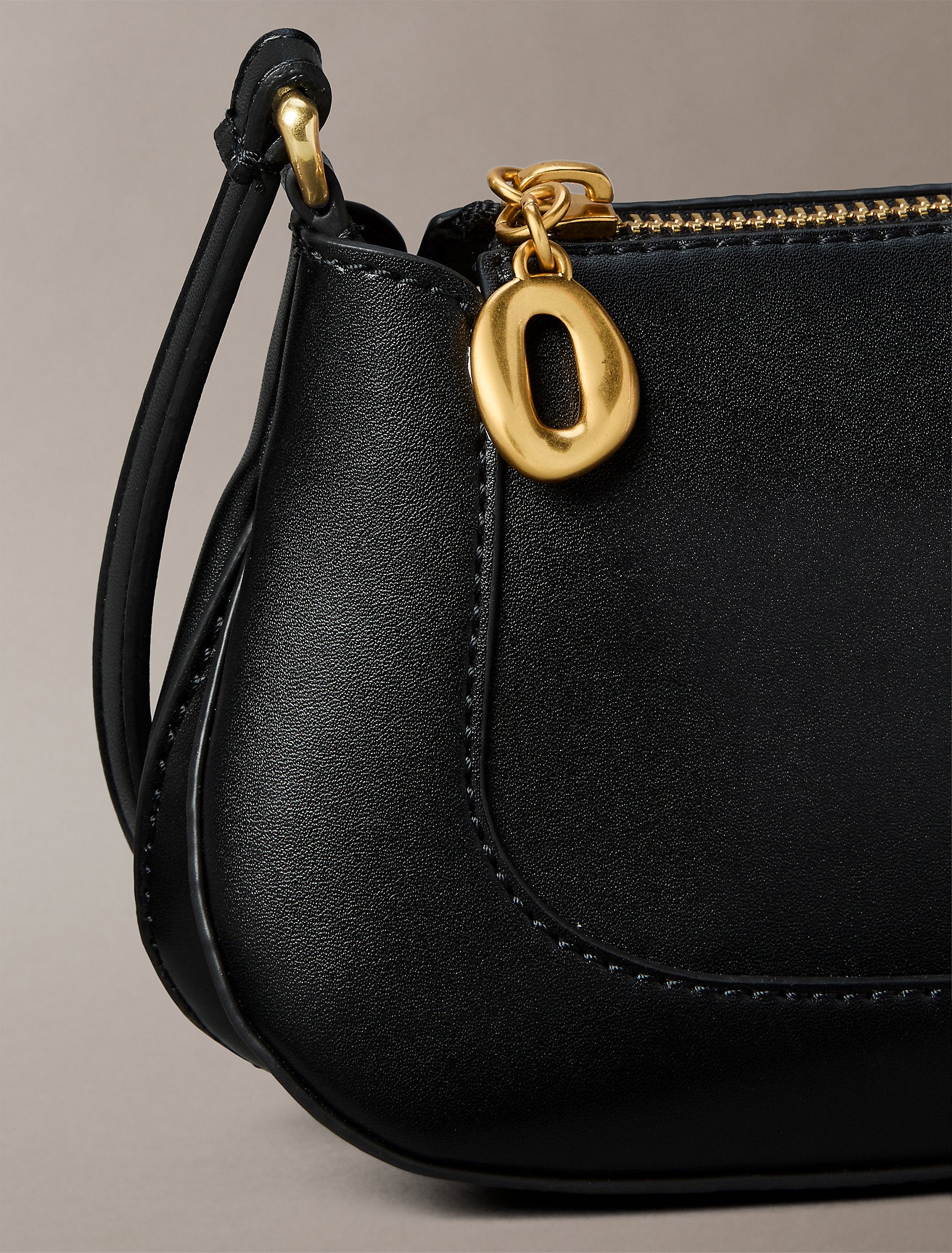 حقيبة كالفين كلاين Hardware Zip Crossbody